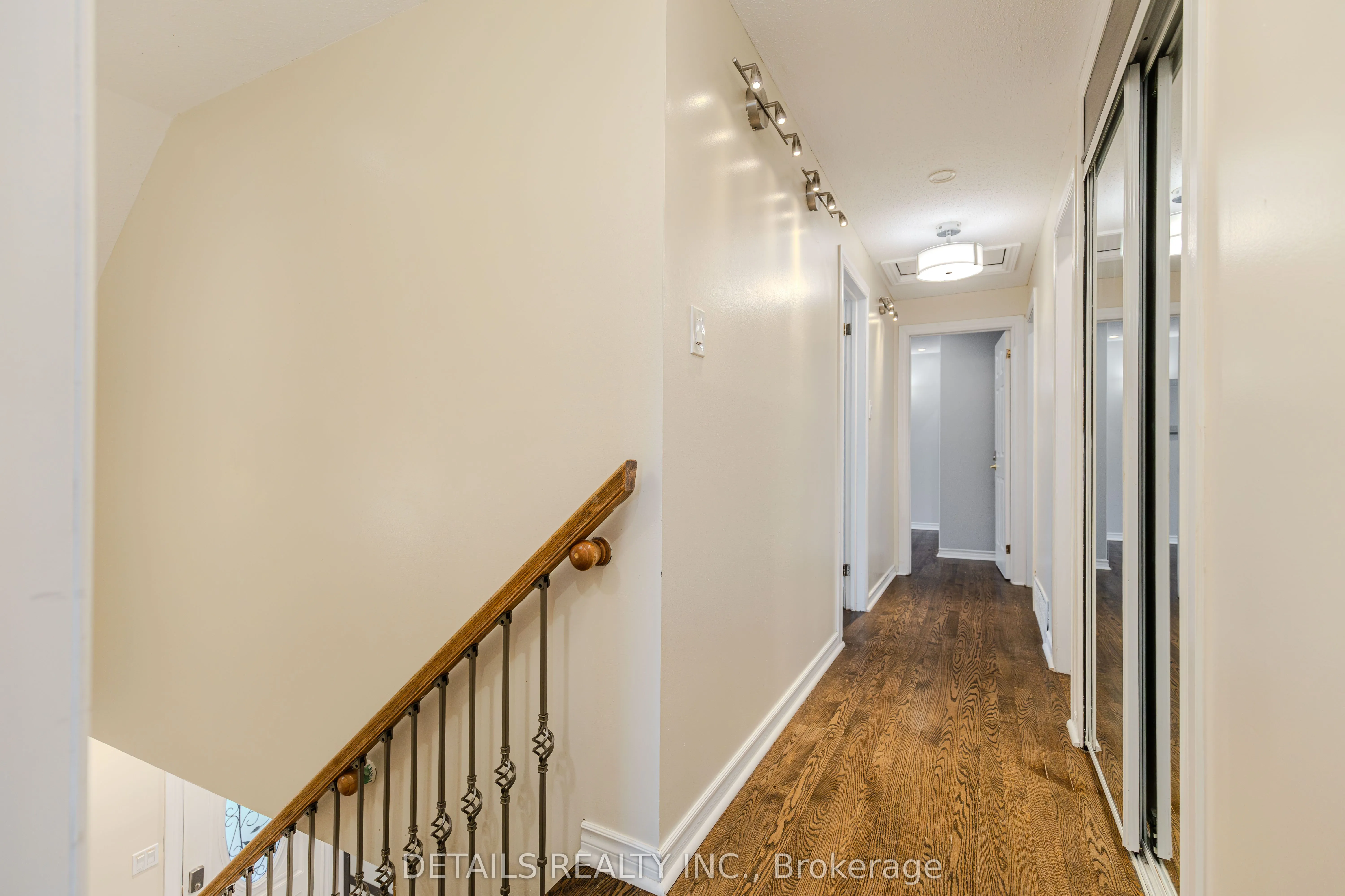 20 Trillium Avenue E