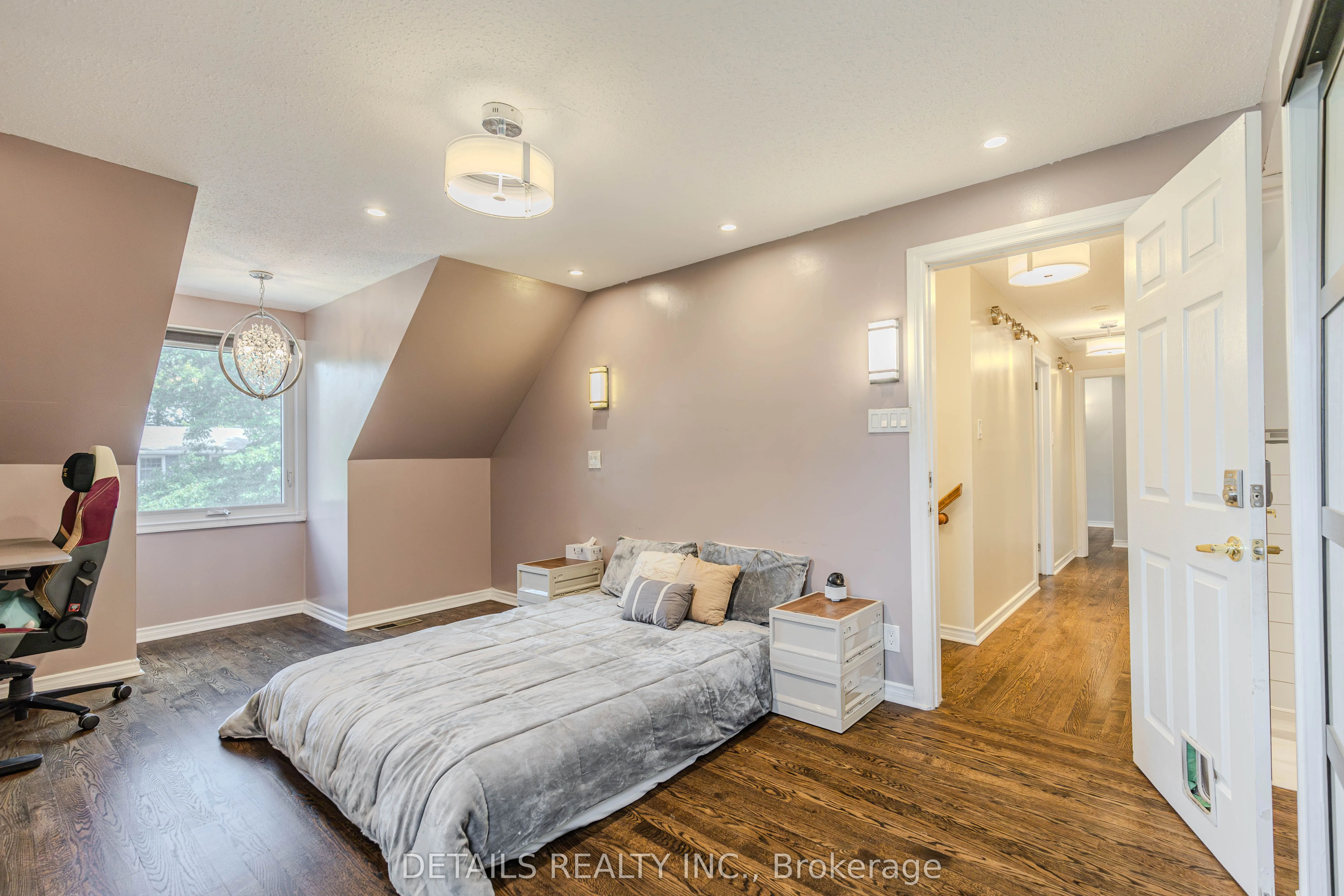 20 Trillium Avenue E