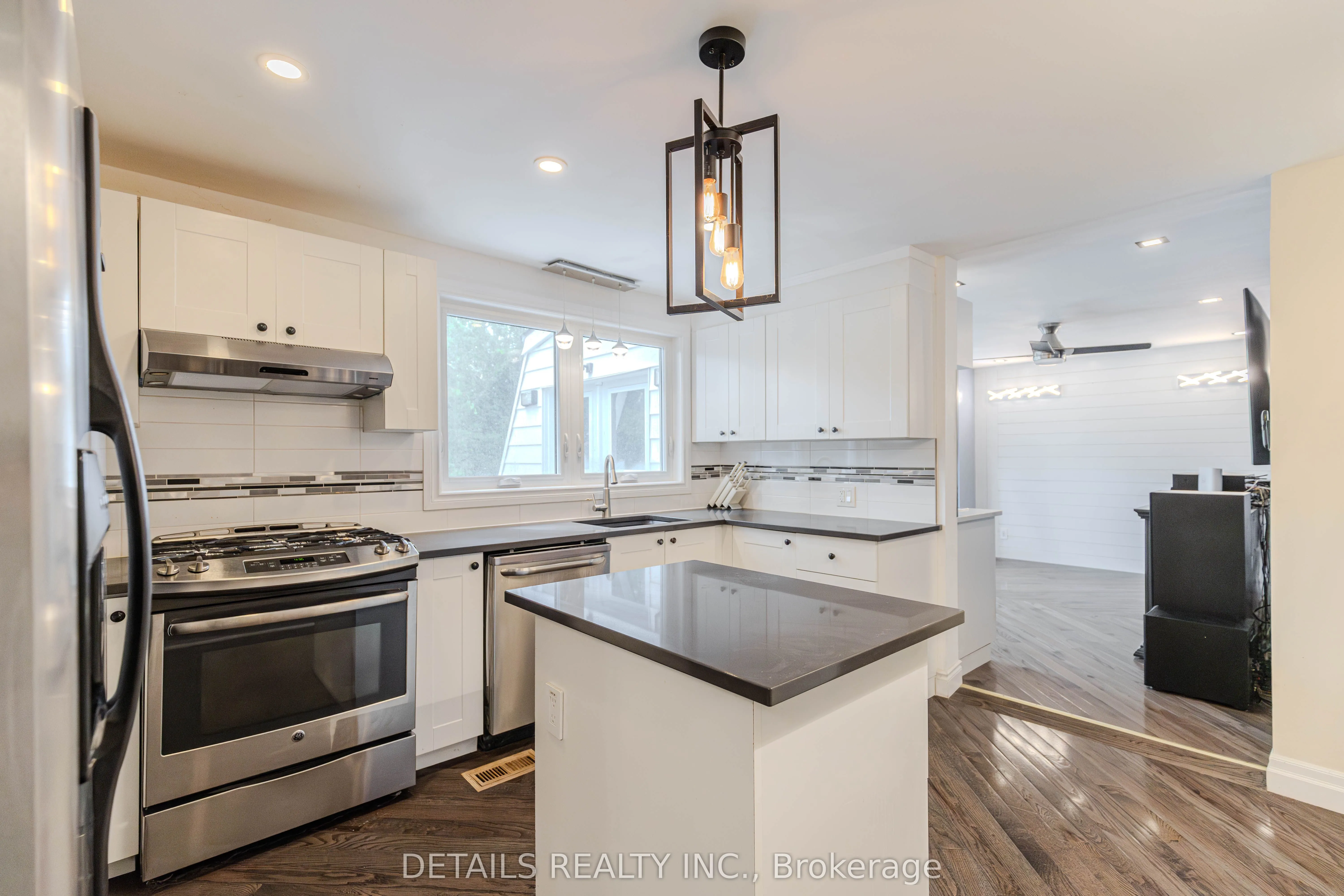 20 Trillium Avenue E