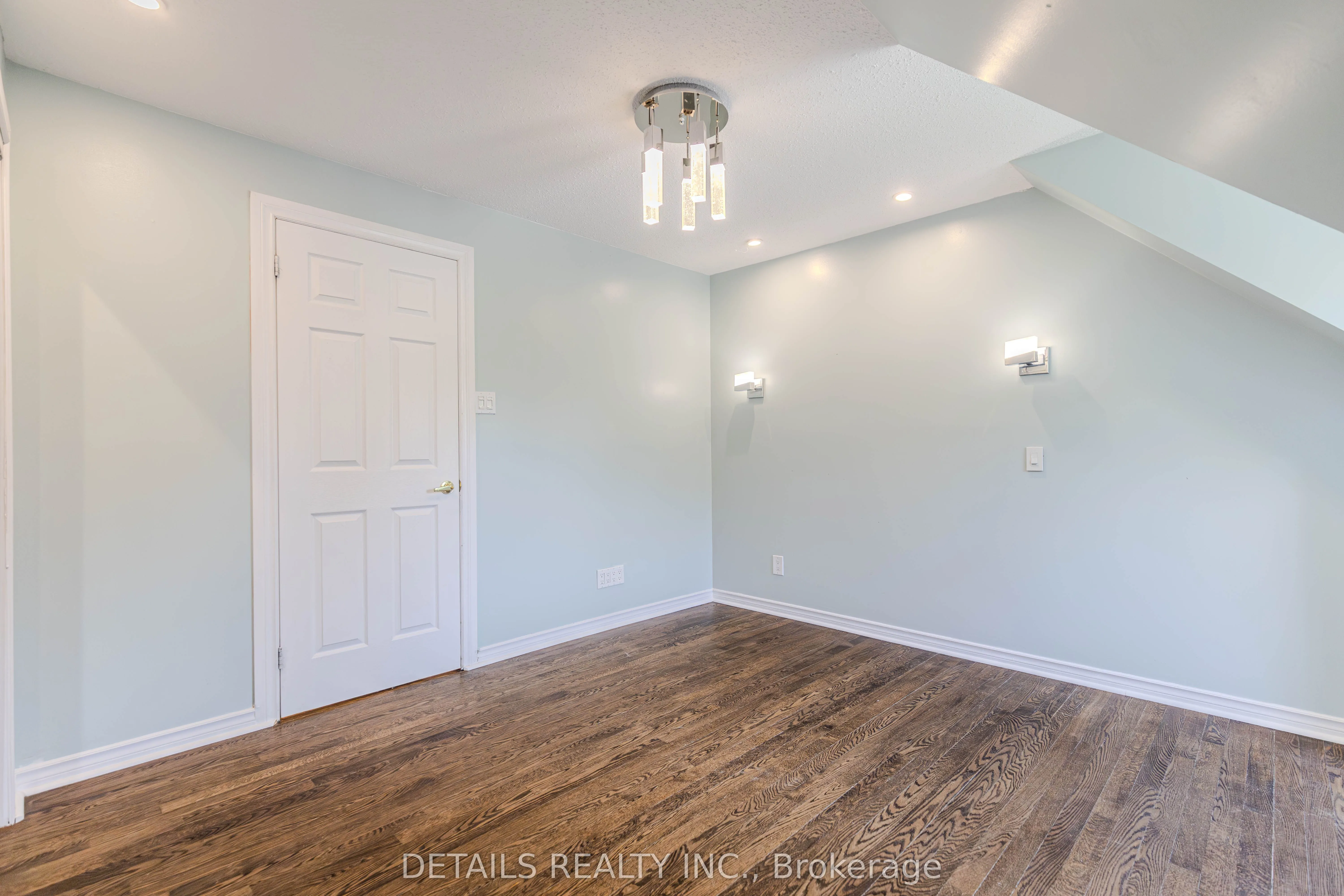 20 Trillium Avenue E