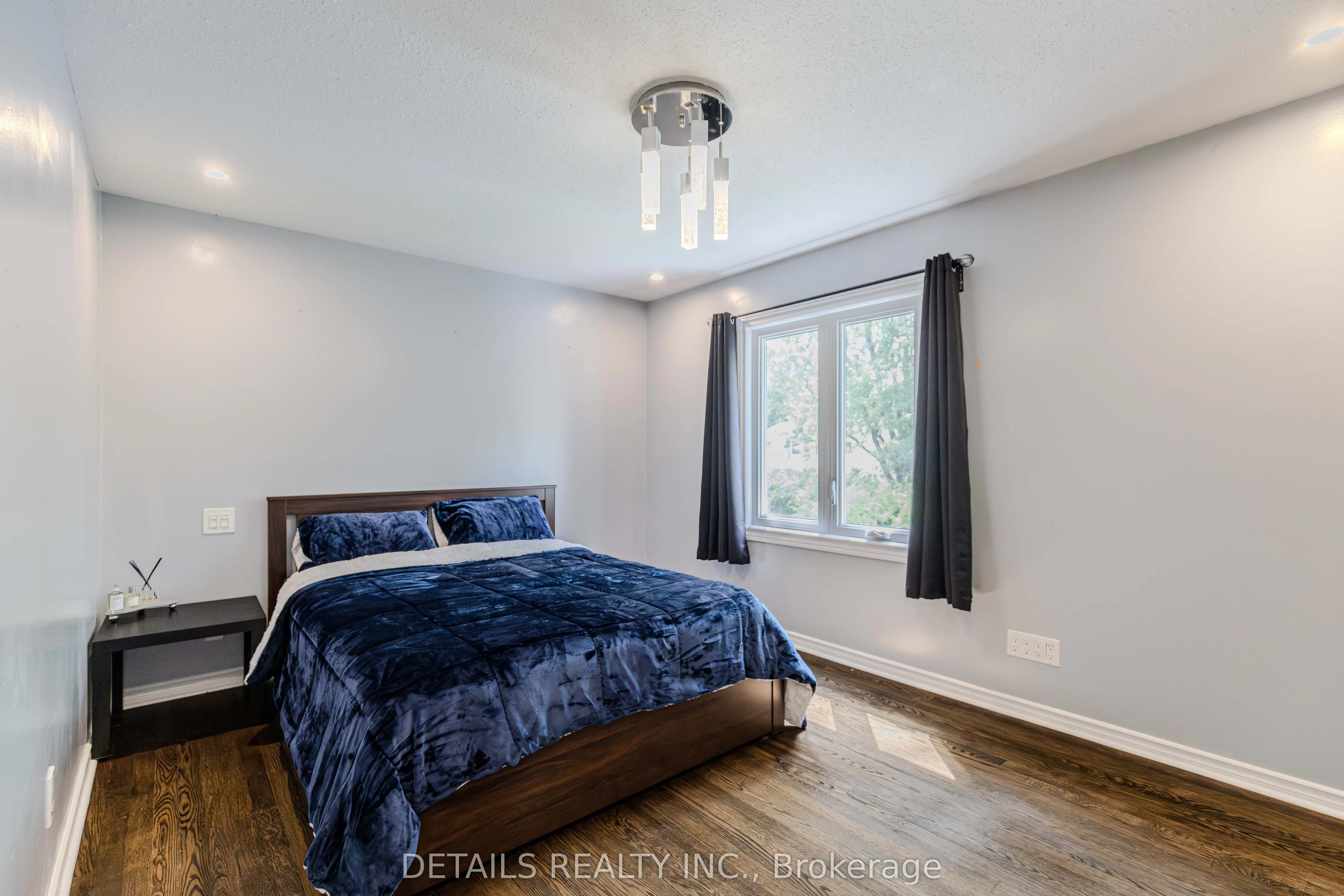 20 Trillium Avenue E