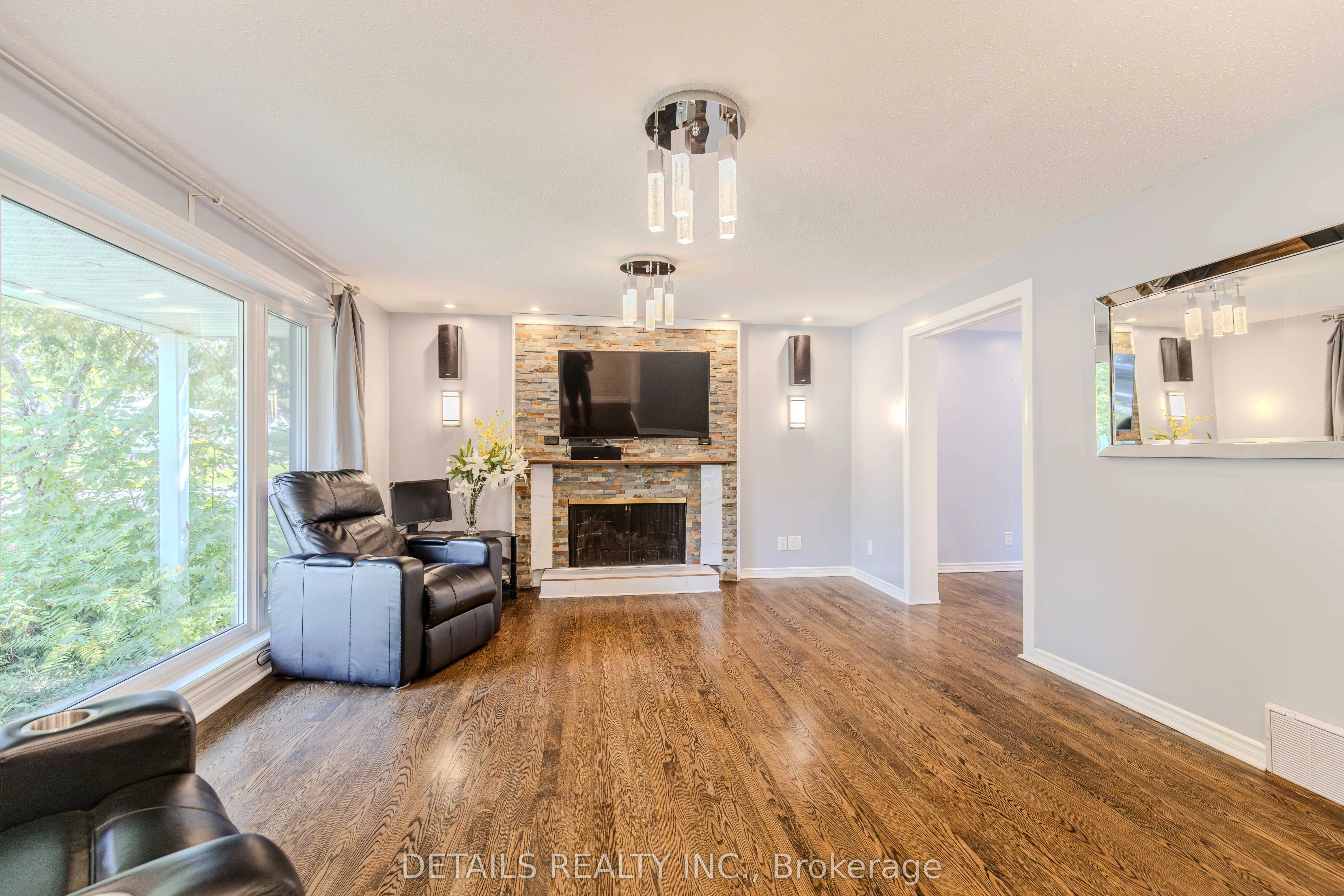 20 Trillium Avenue E
