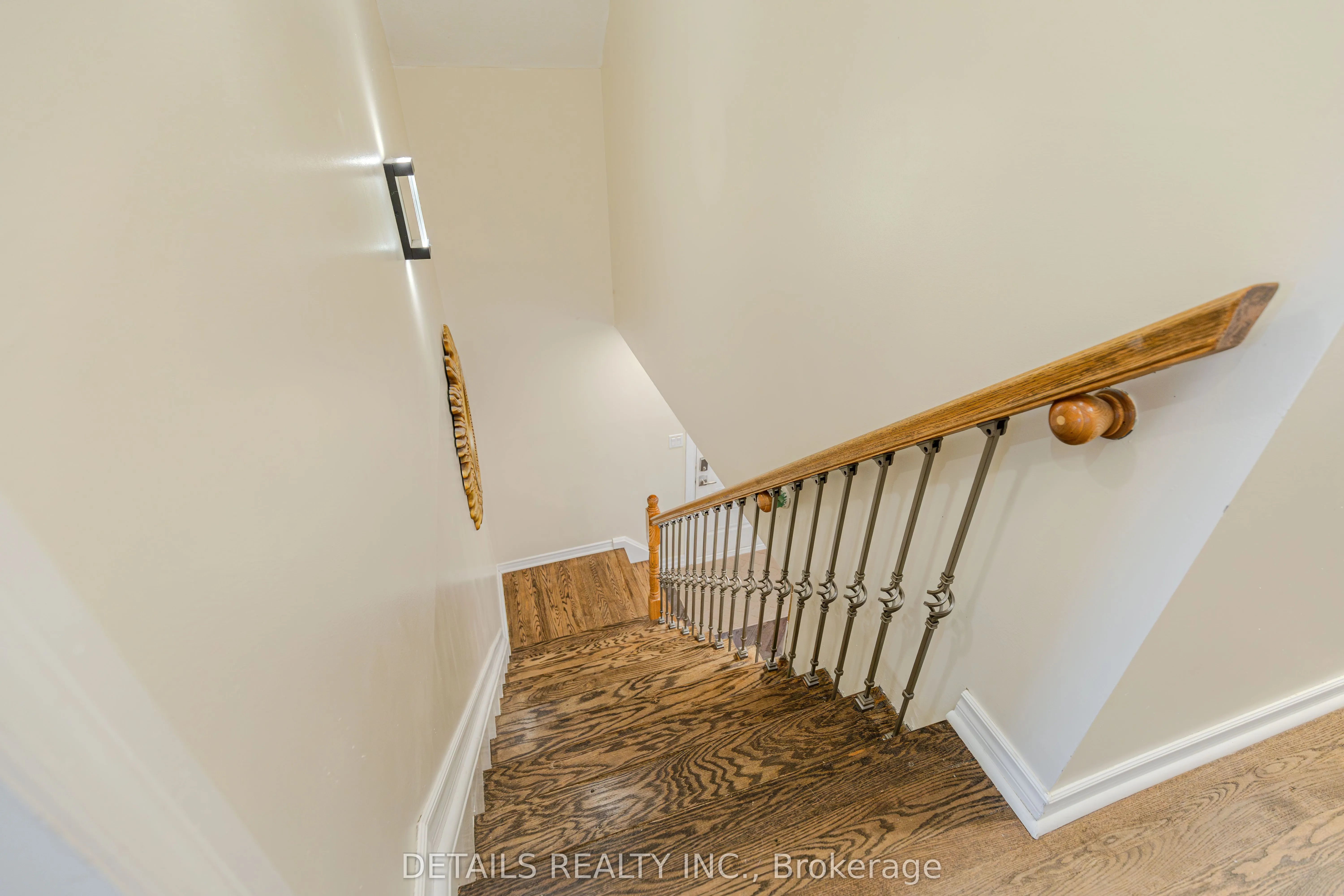 20 Trillium Avenue E