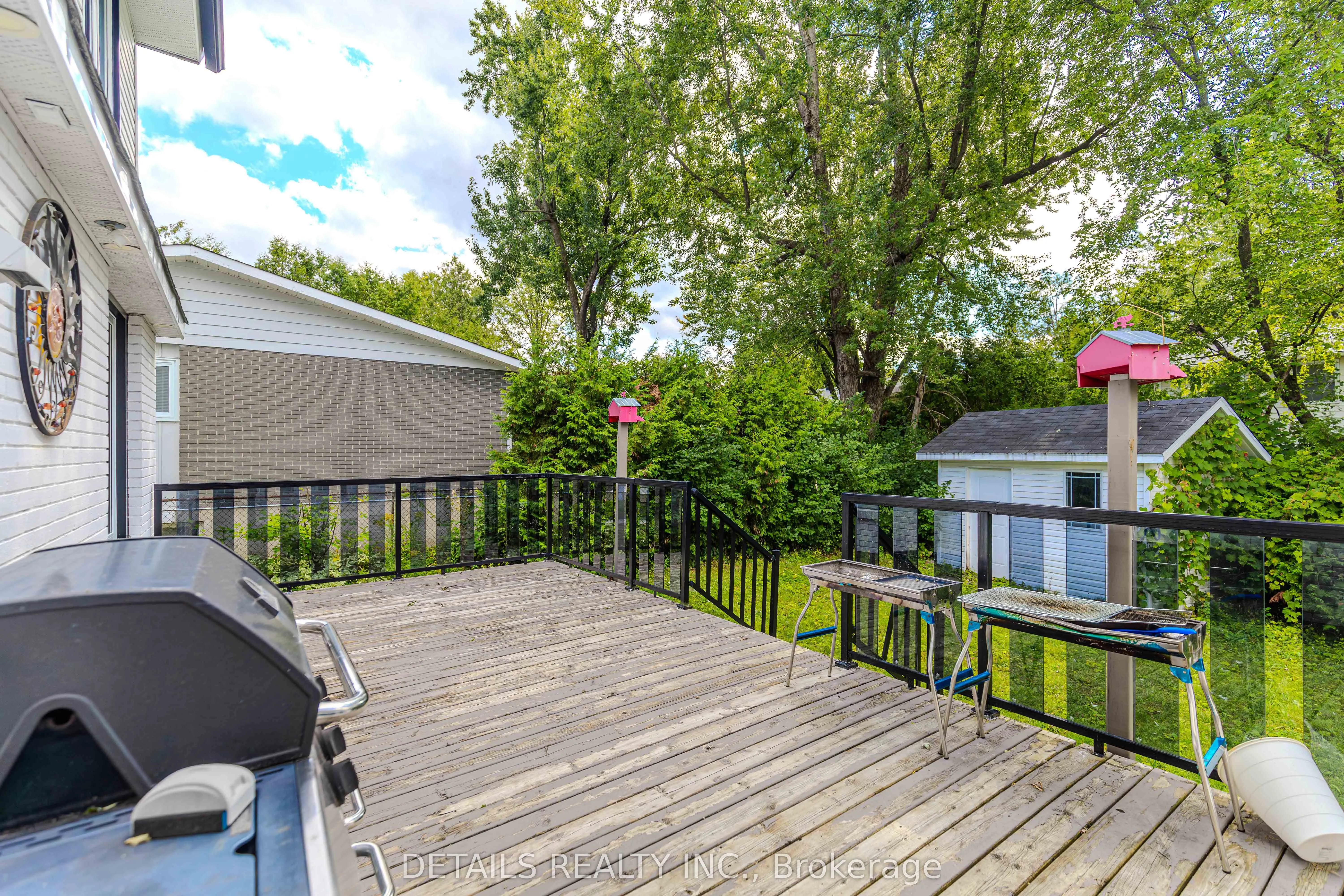 20 Trillium Avenue E