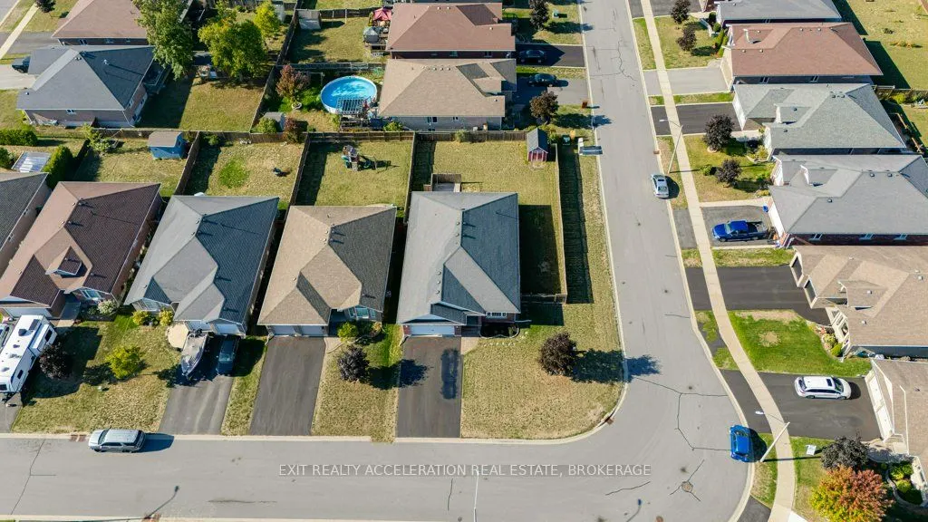 86 Hartwood Crescent