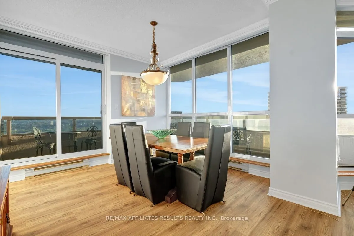 1480 Riverside Drive, #1906
