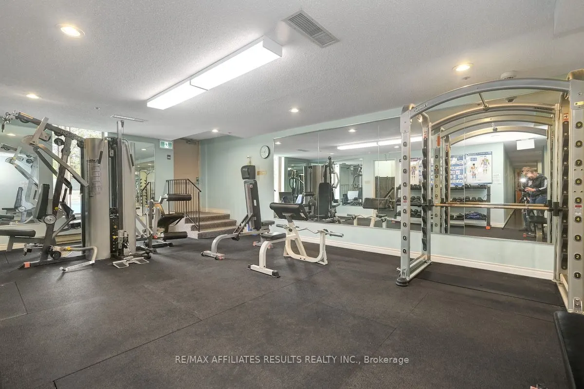 1480 Riverside Drive, #1906