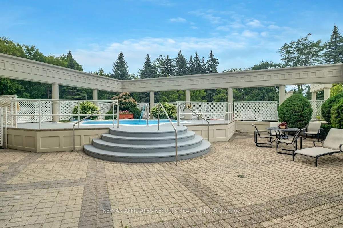 1480 Riverside Drive, #1906