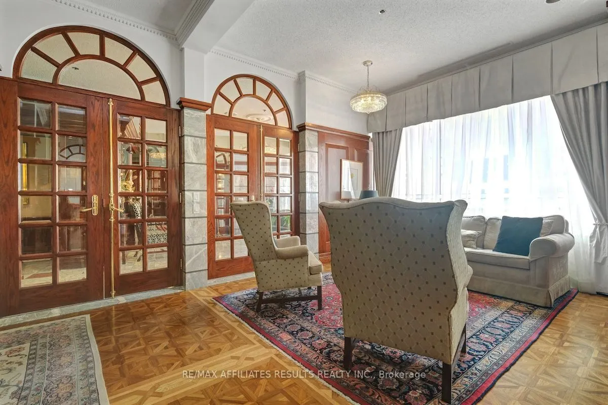 1480 Riverside Drive, #1906