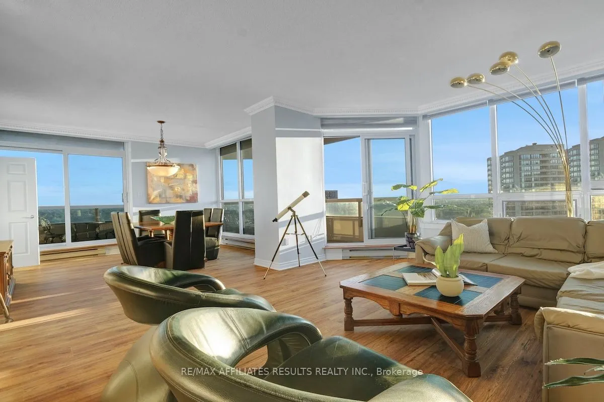 1480 Riverside Drive, #1906