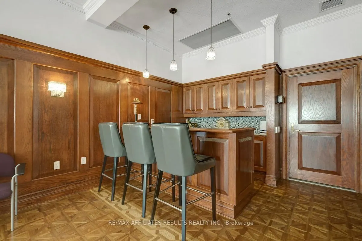 1480 Riverside Drive, #1906