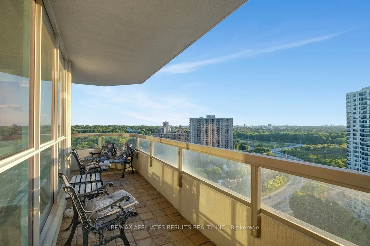 1480 Riverside Drive, #1906