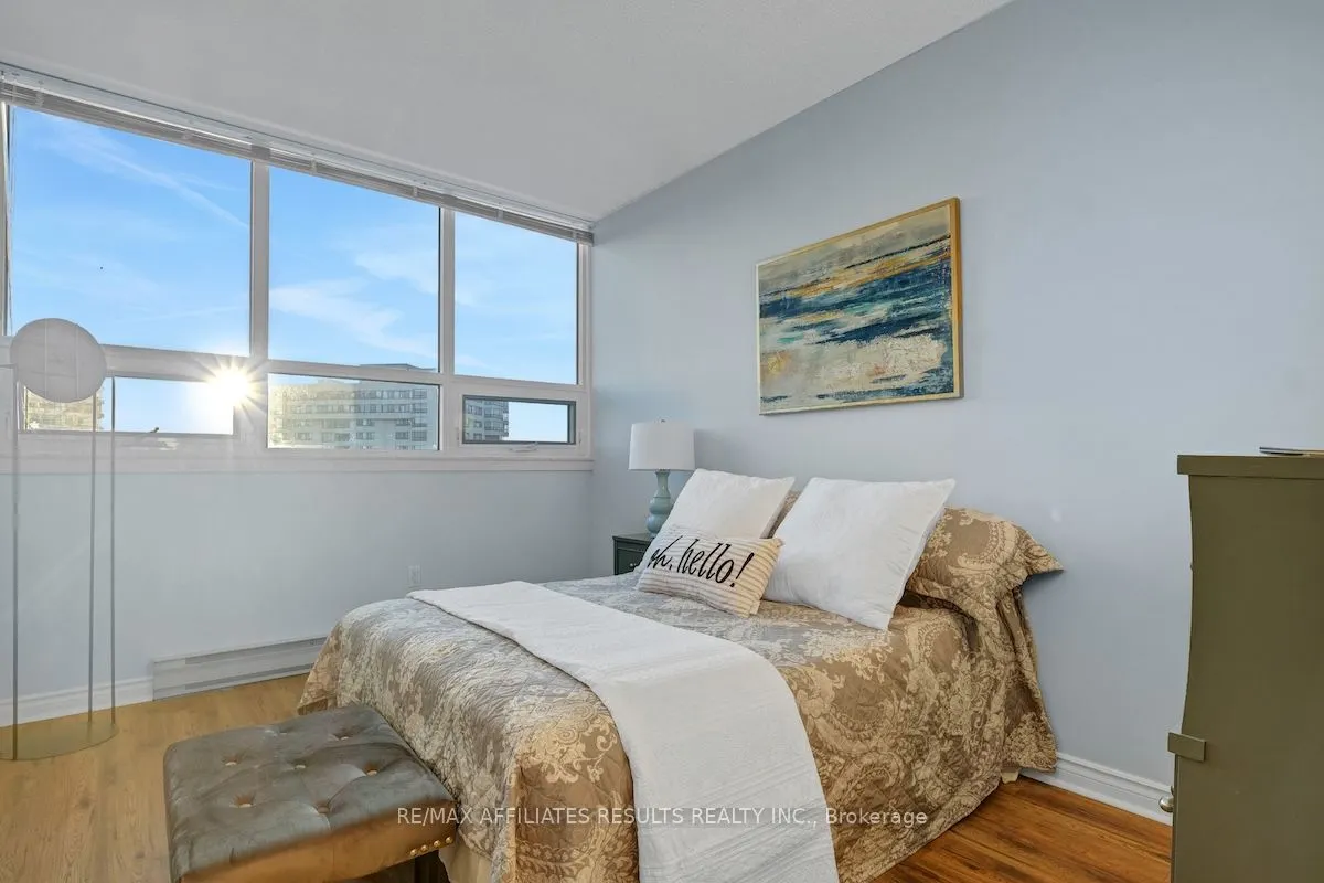 1480 Riverside Drive, #1906