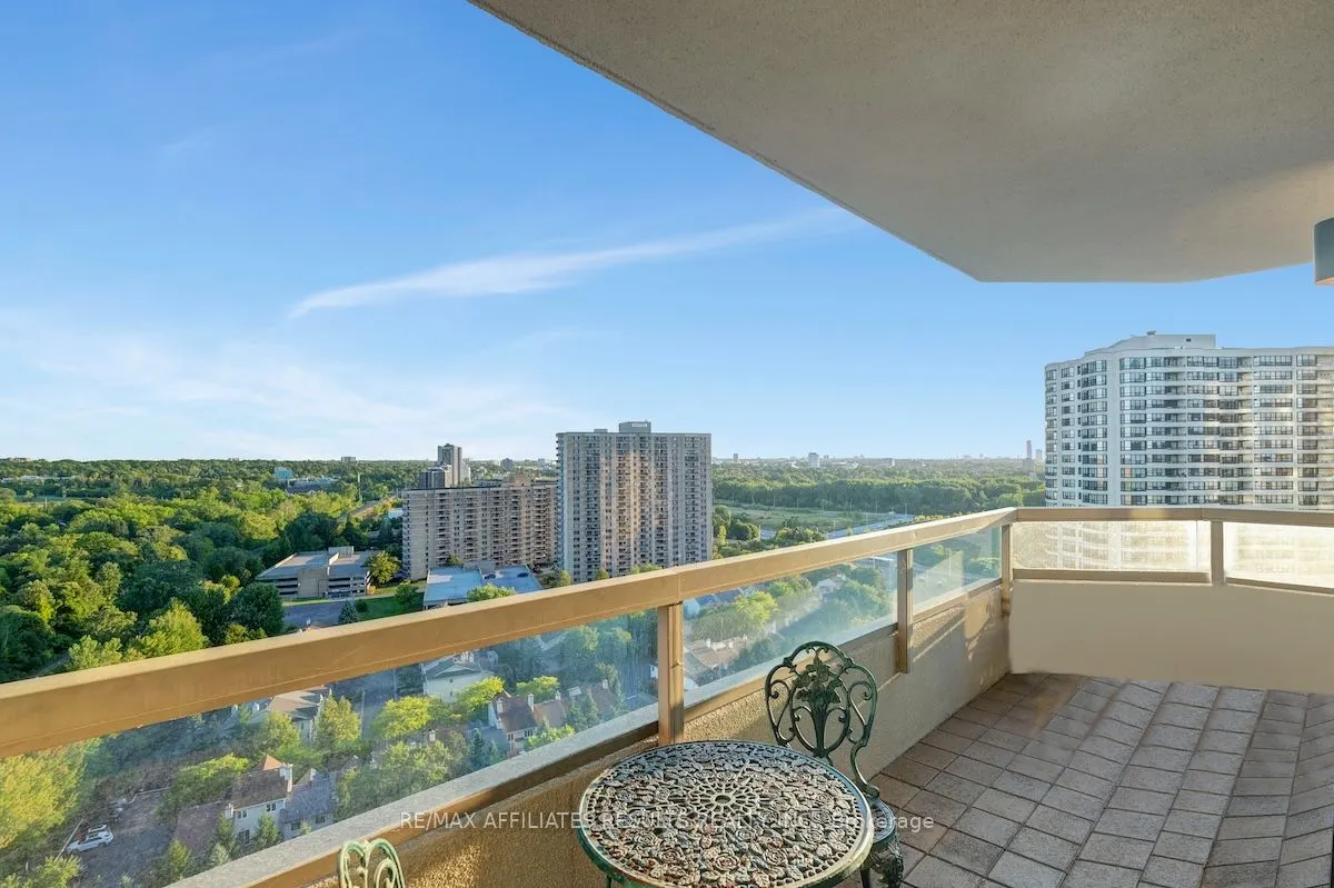 1480 Riverside Drive, #1906