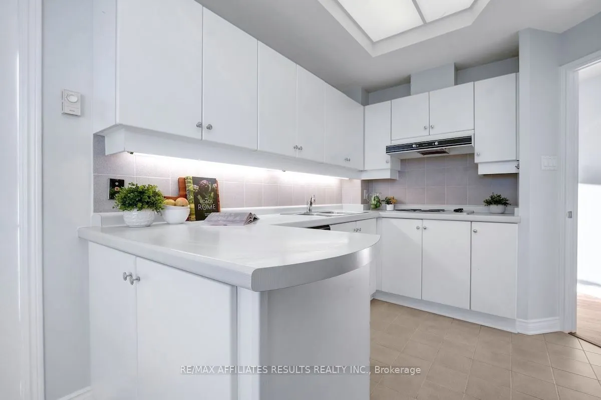 1480 Riverside Drive, #1906