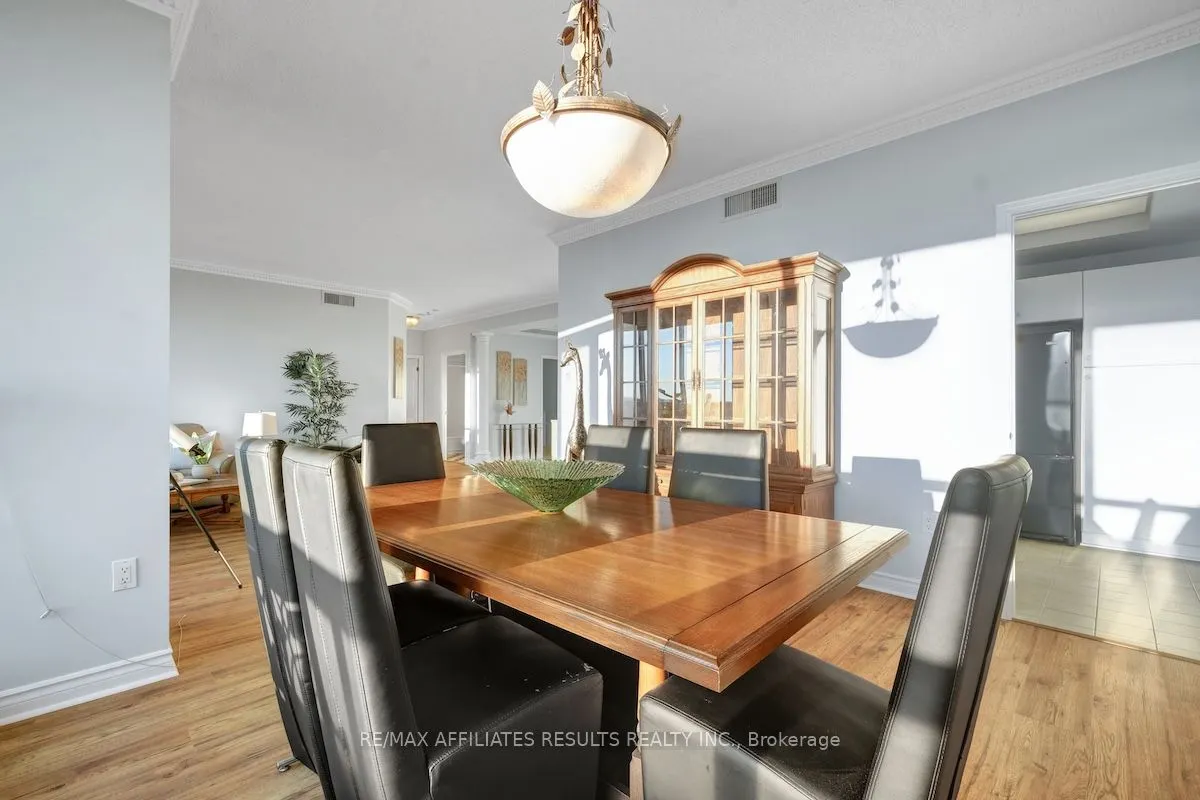 1480 Riverside Drive, #1906