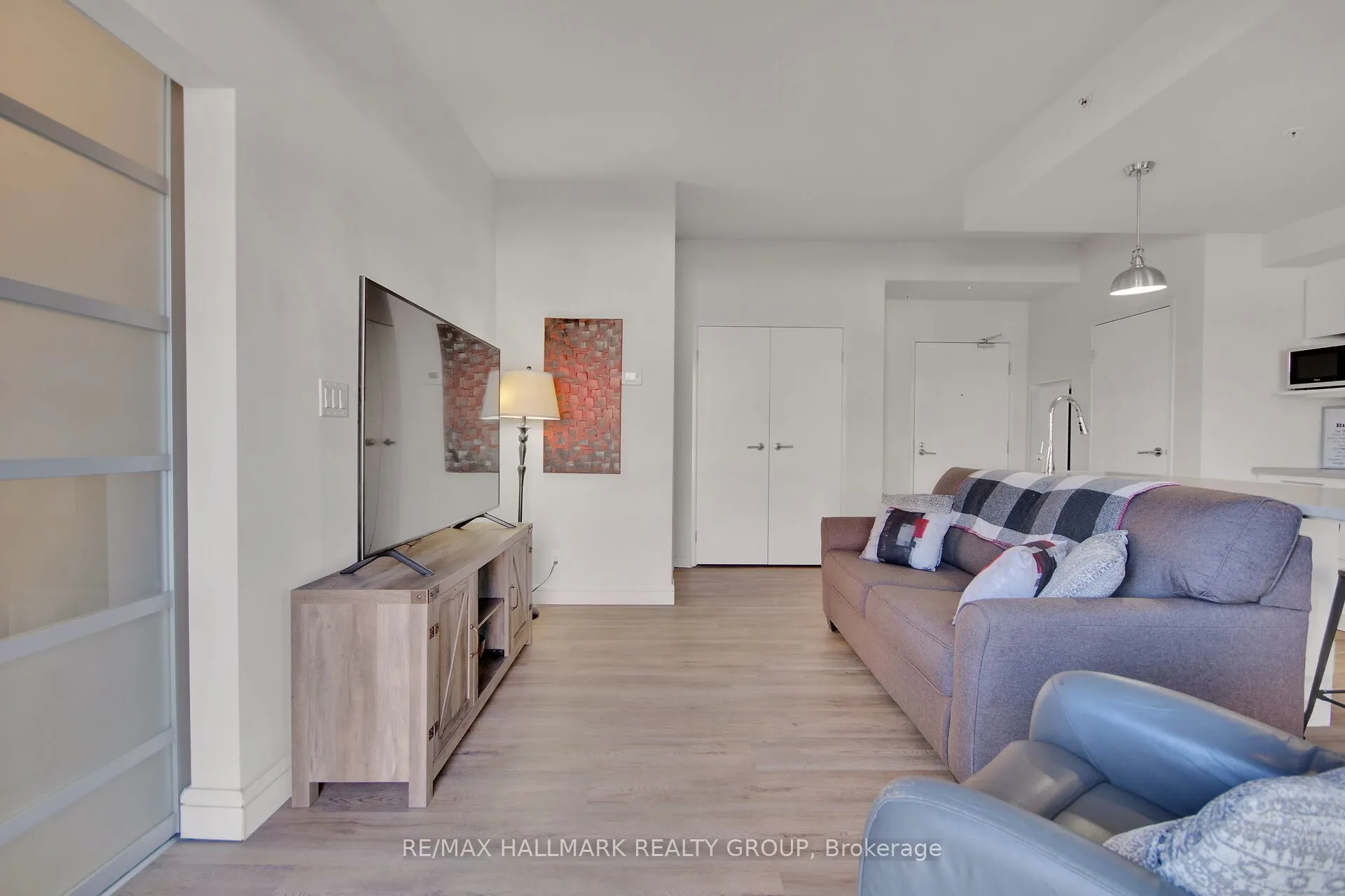 555 Anand Private, #208