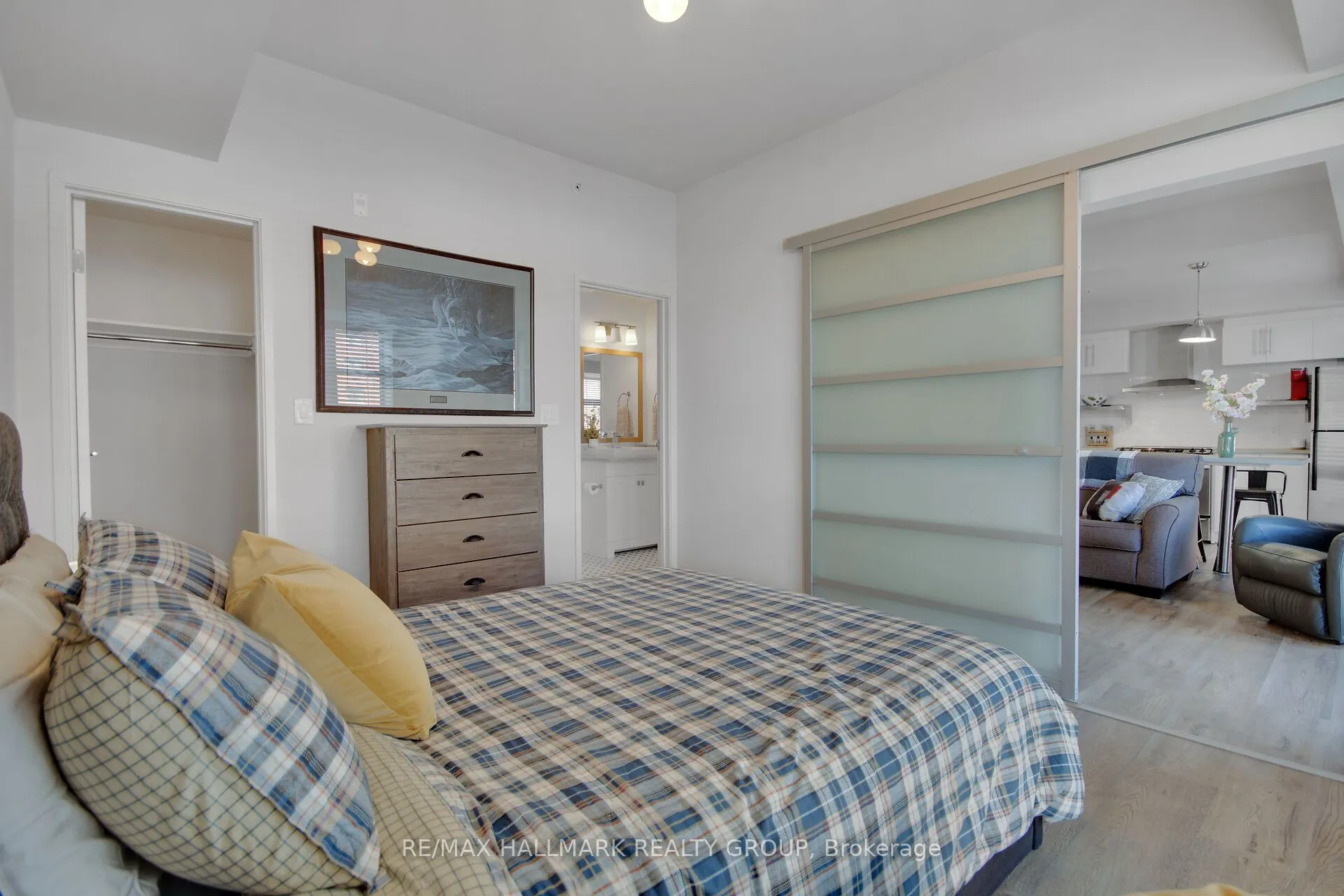 555 Anand Private, #208