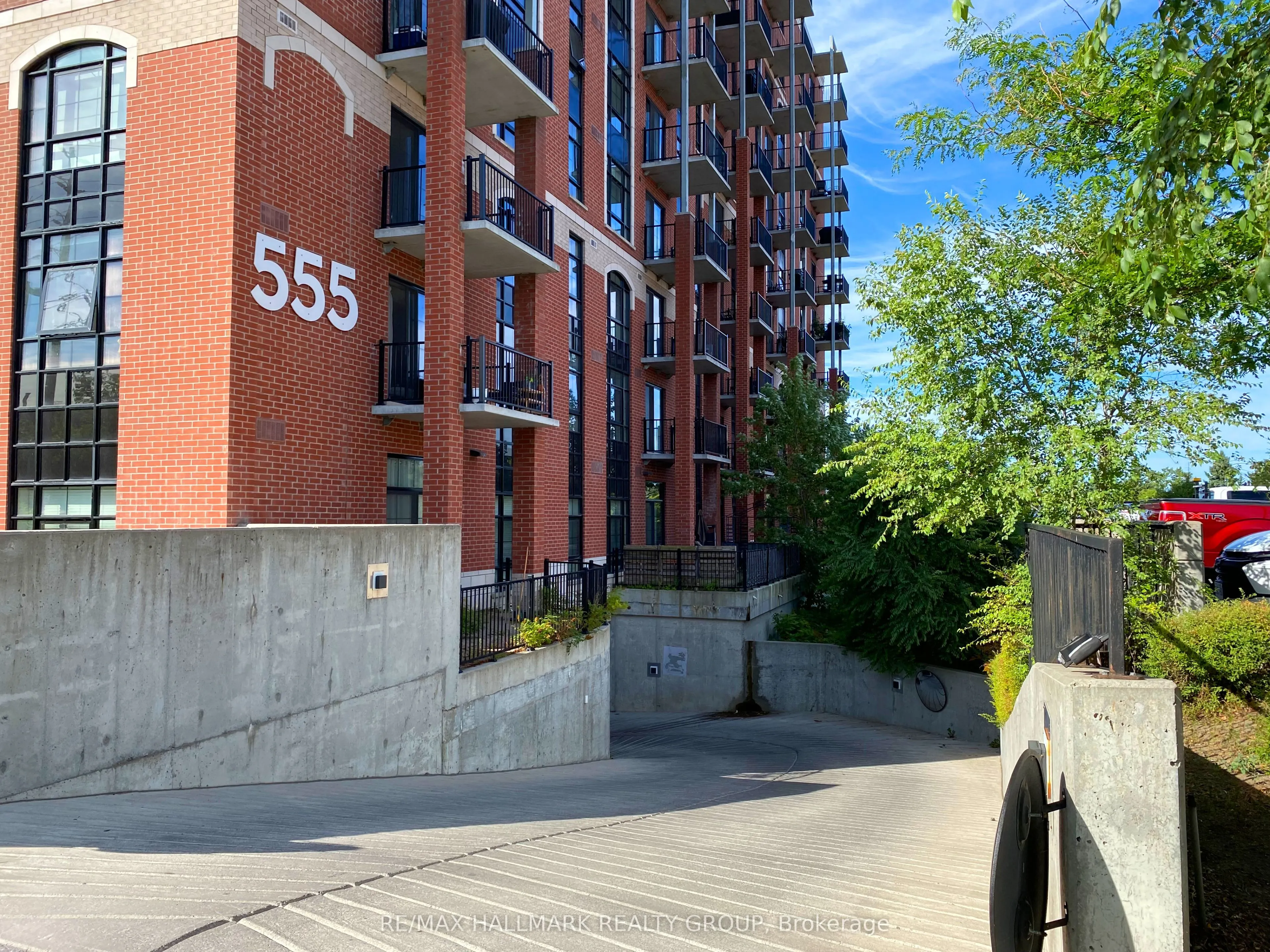 555 Anand Private, #208