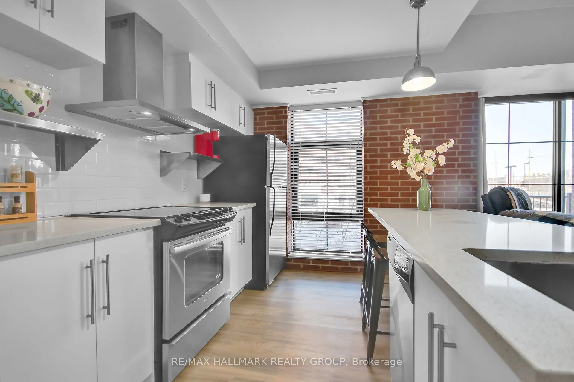 555 Anand Private, #208