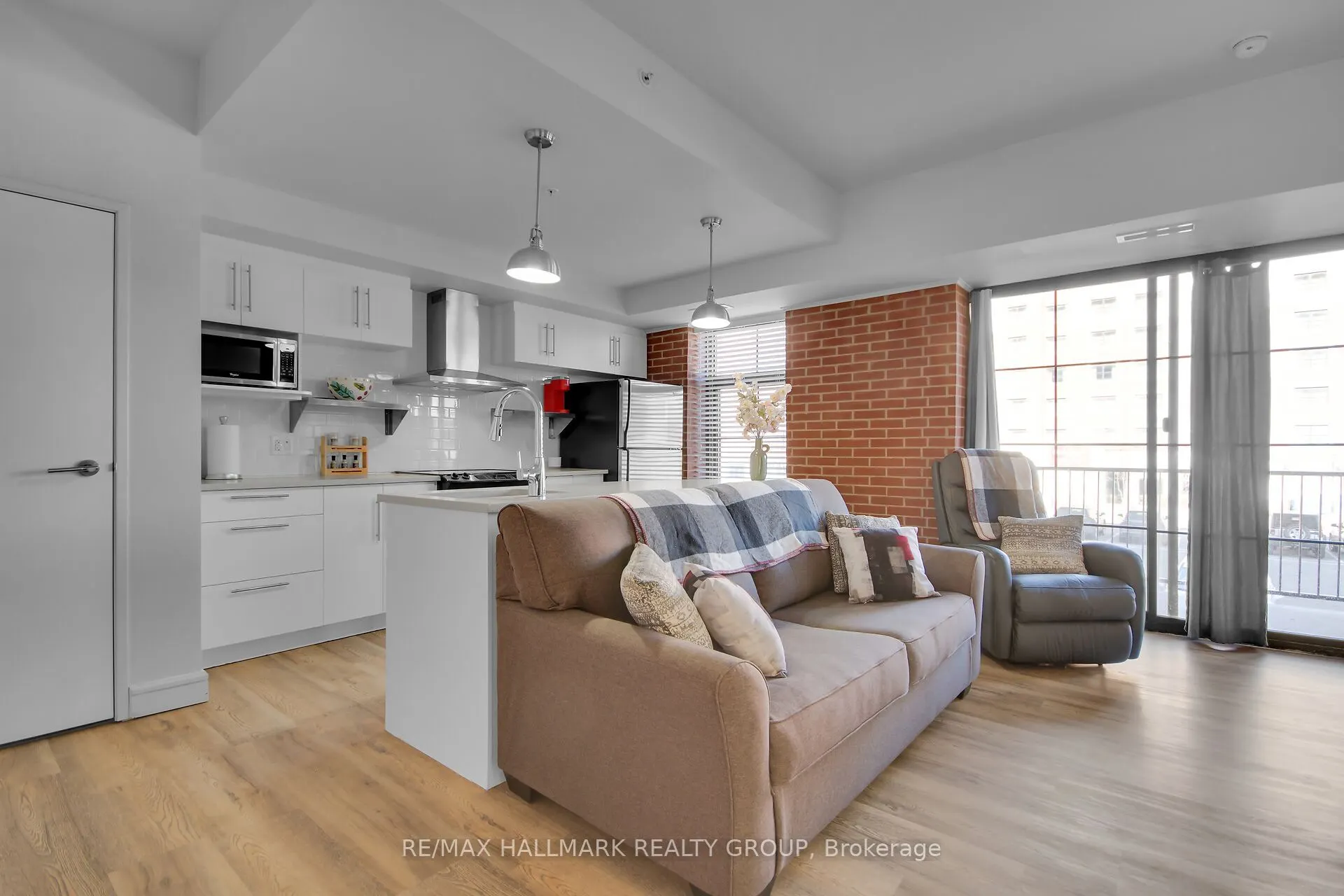 555 Anand Private, #208