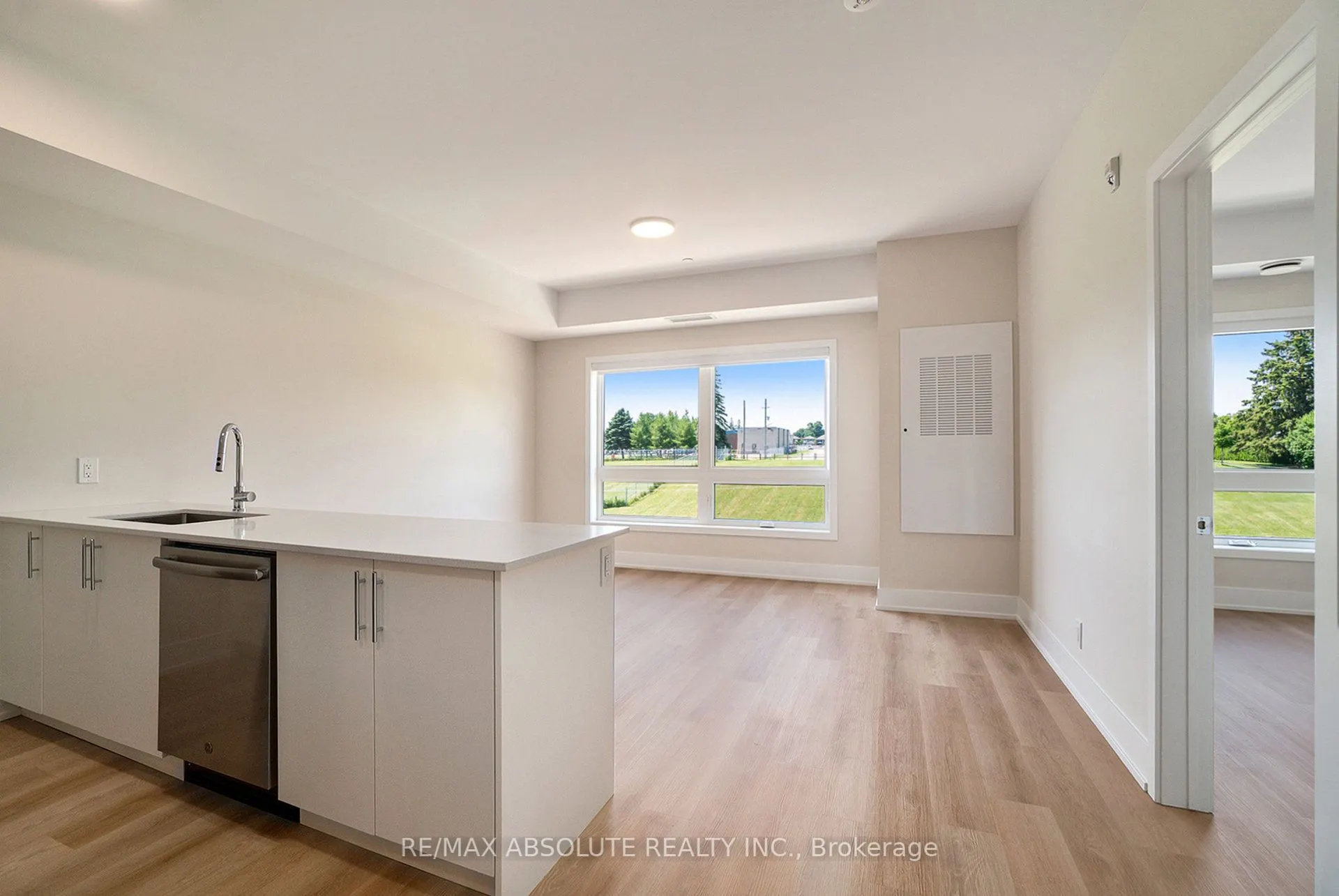 12 Thomas Street S, #210