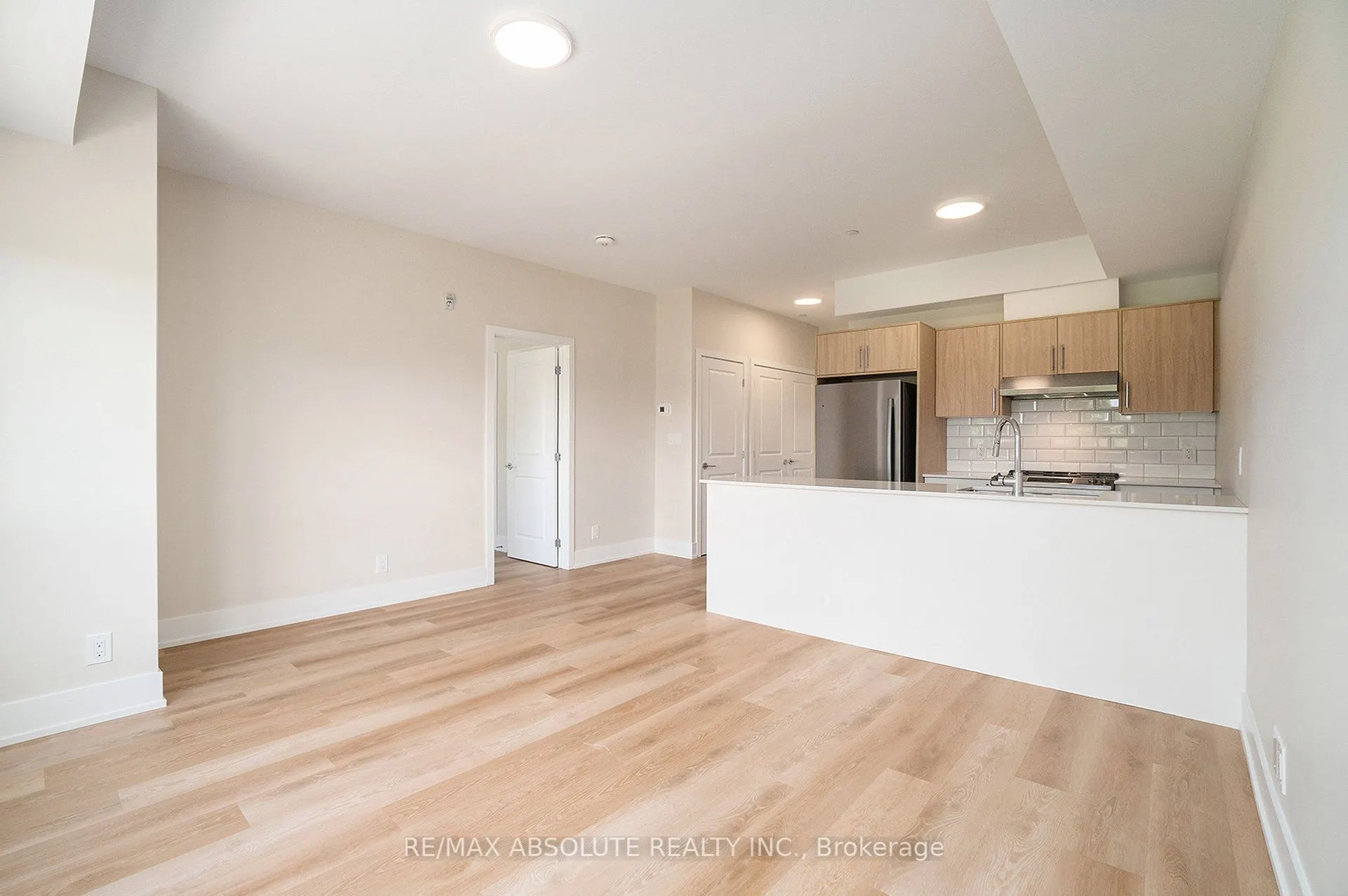 12 Thomas Street S, #210