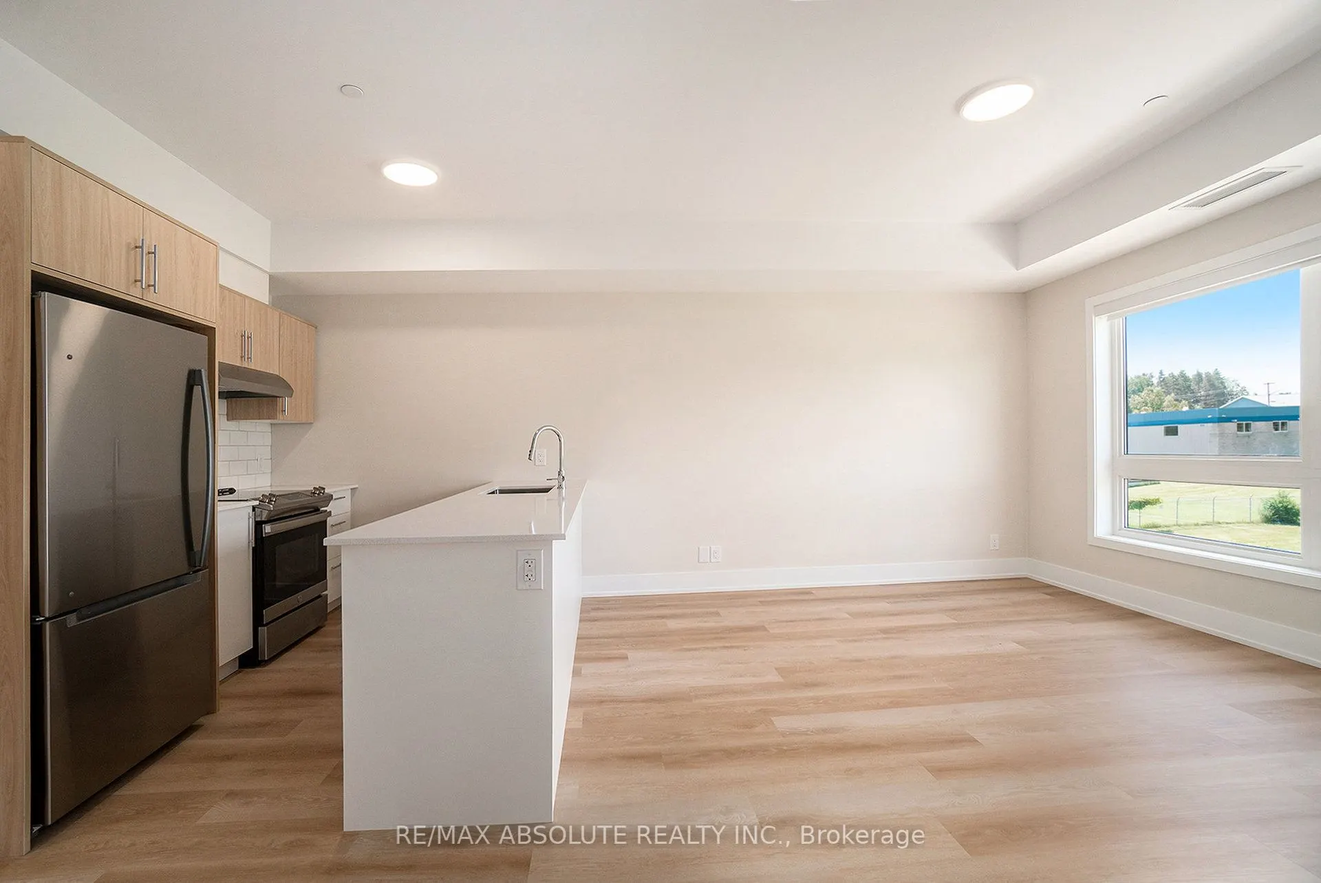 12 Thomas Street S, #210