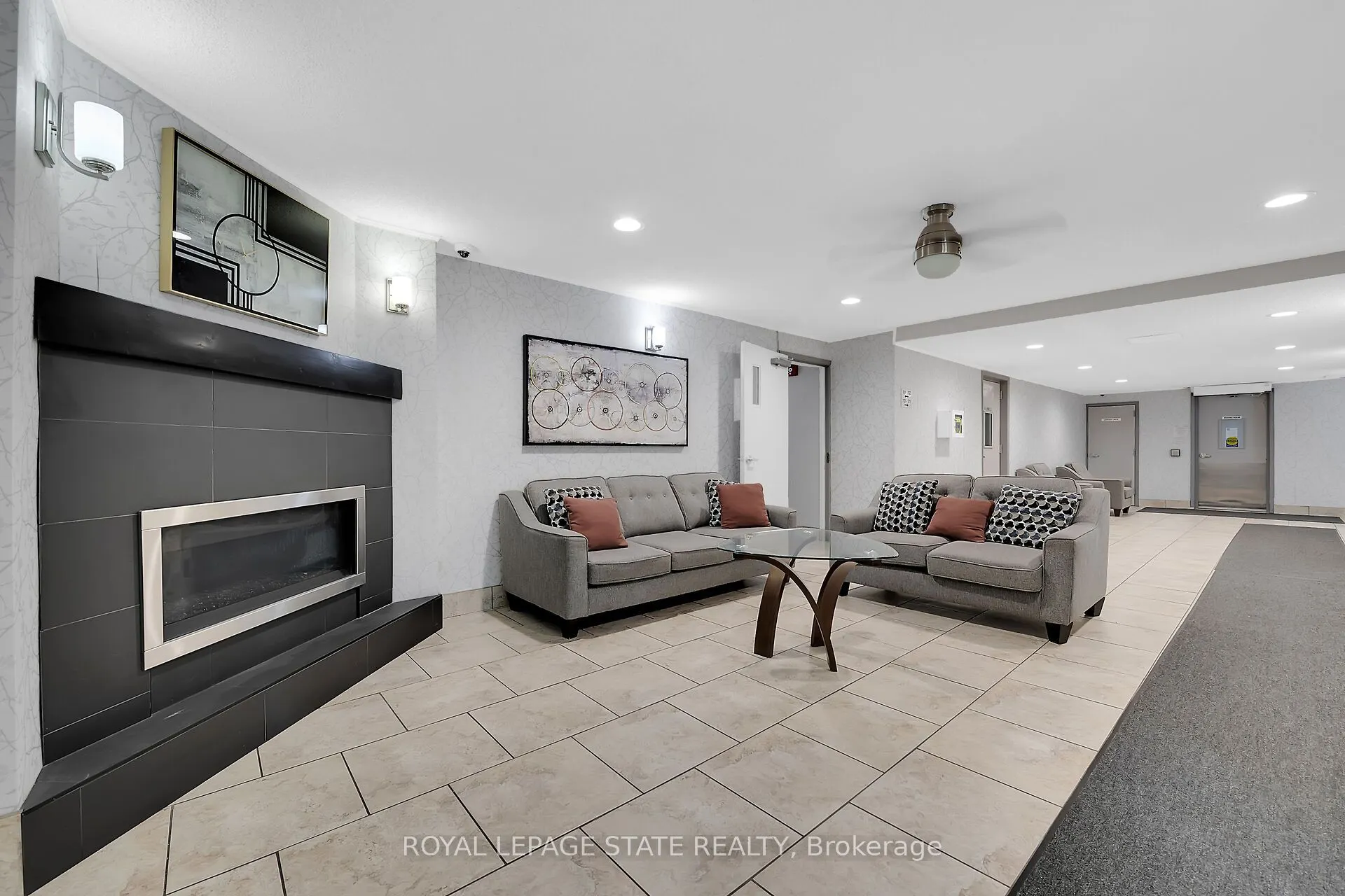 198 Scott Street, #220