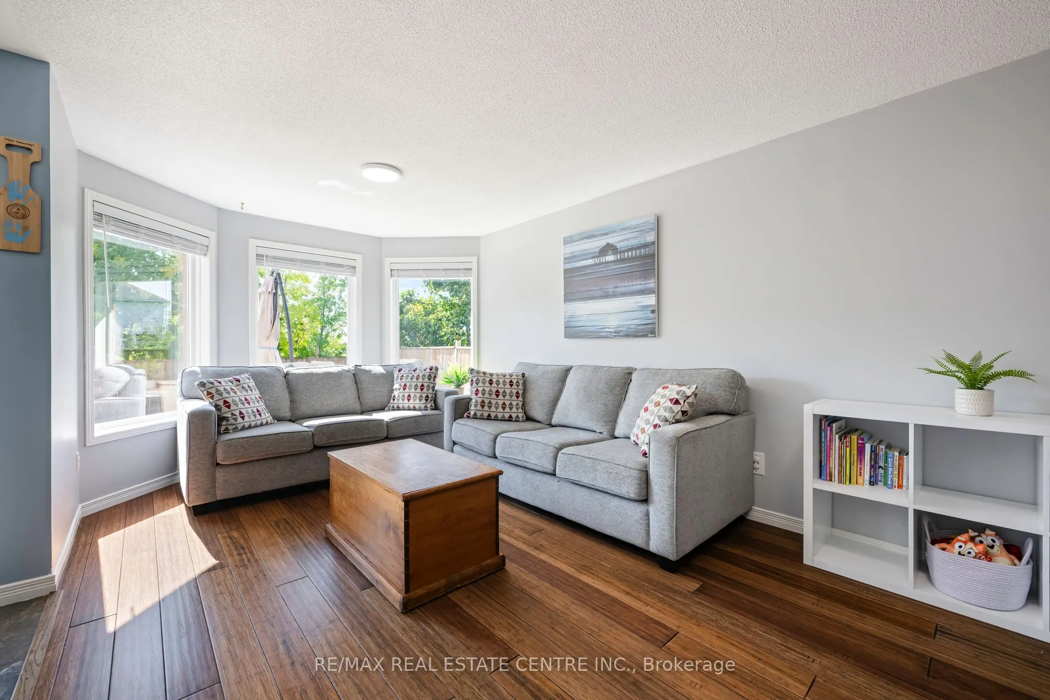 252 Tait Crescent