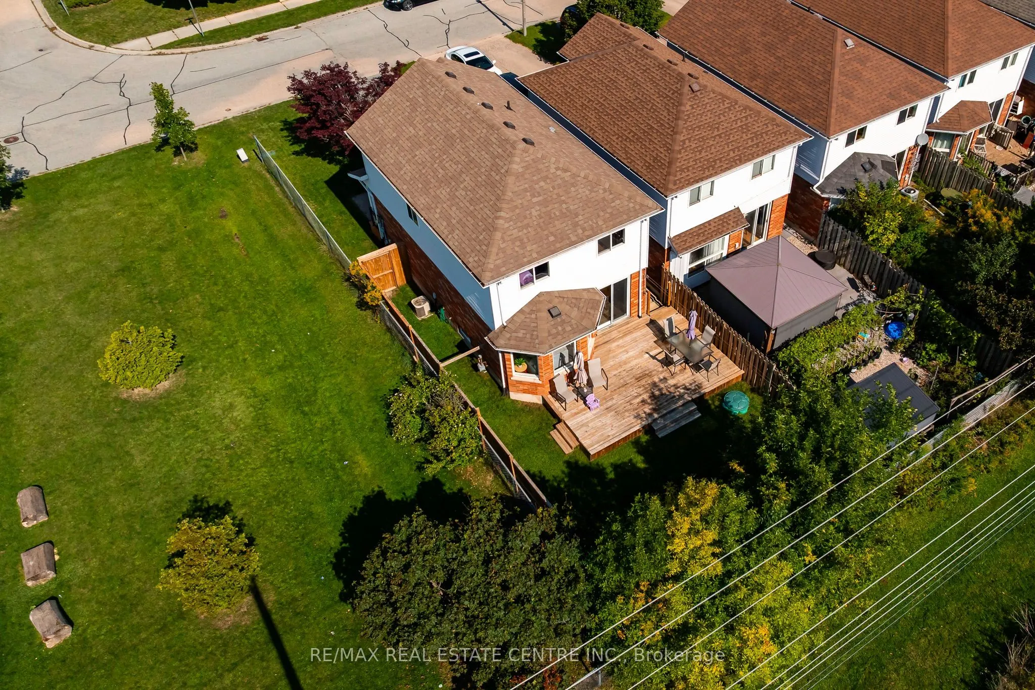 252 Tait Crescent