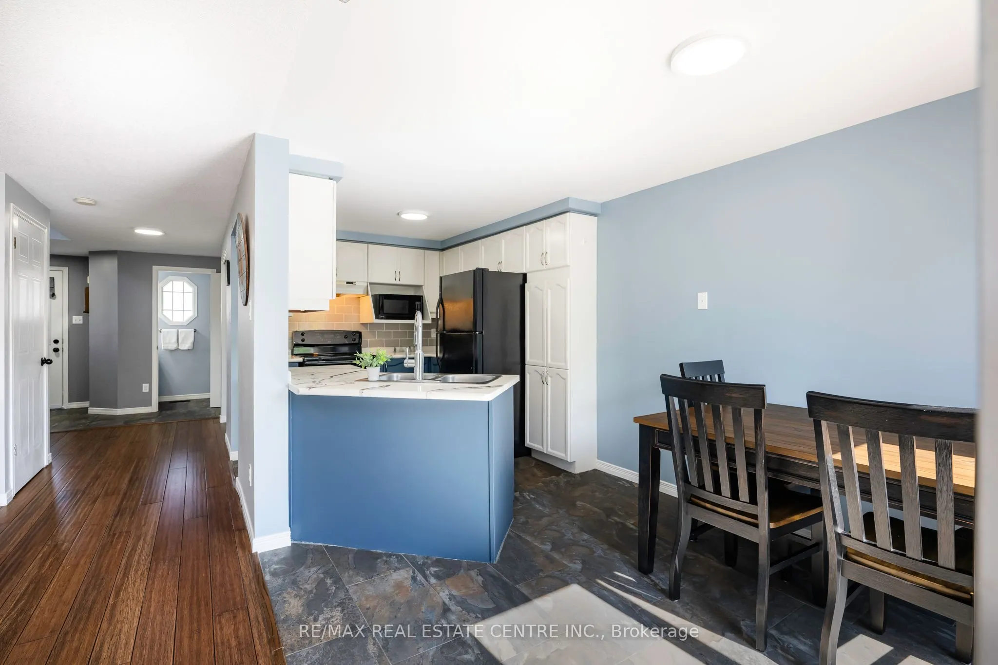 252 Tait Crescent