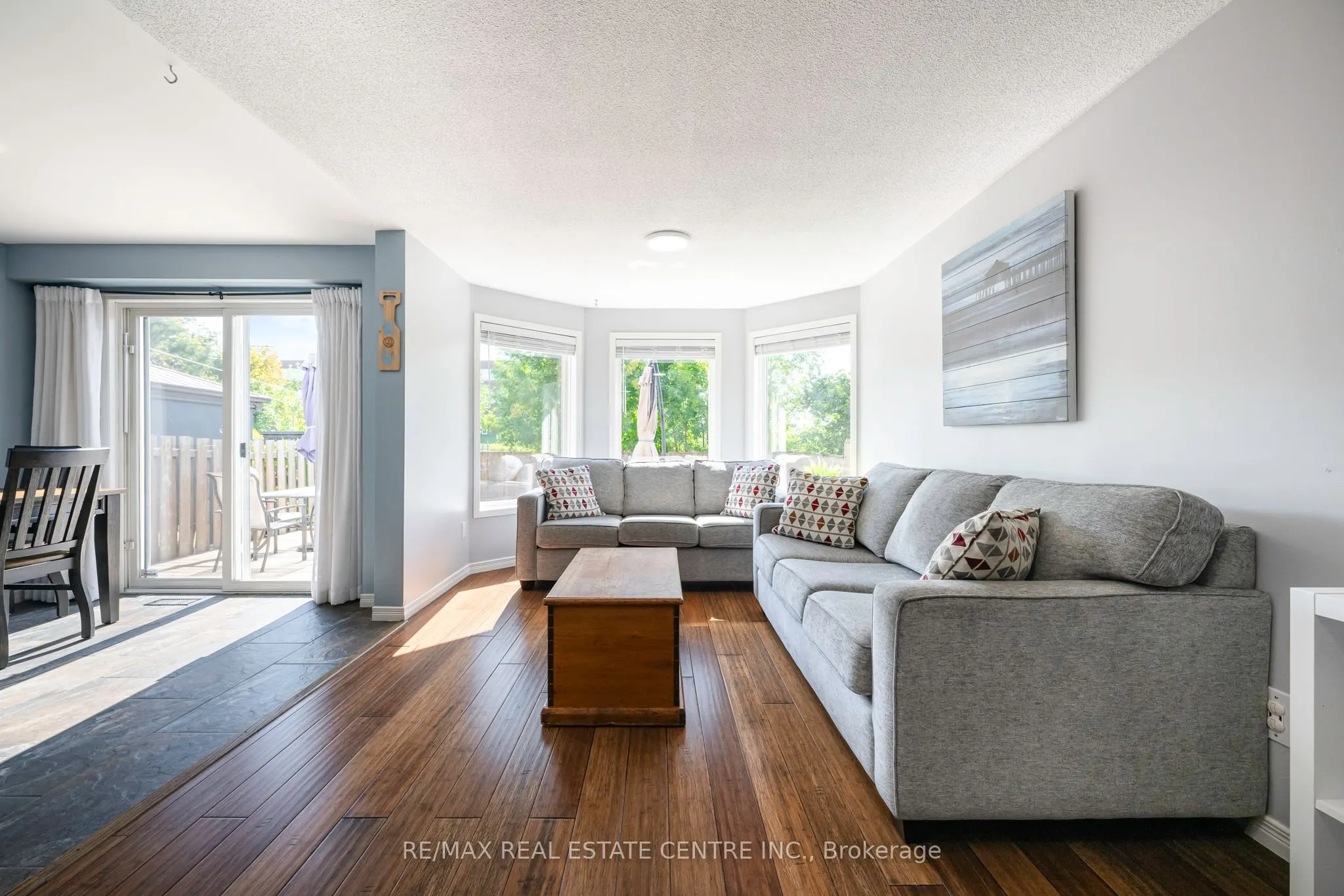 252 Tait Crescent