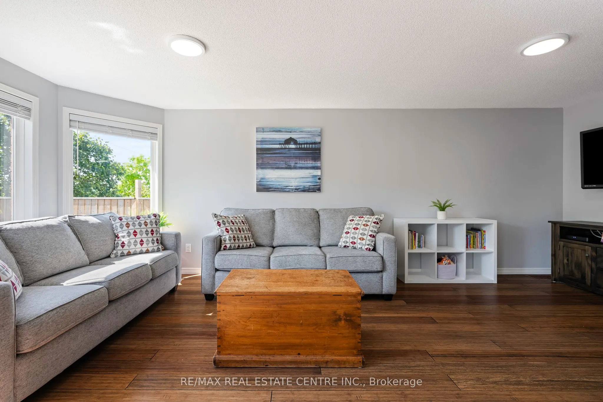252 Tait Crescent
