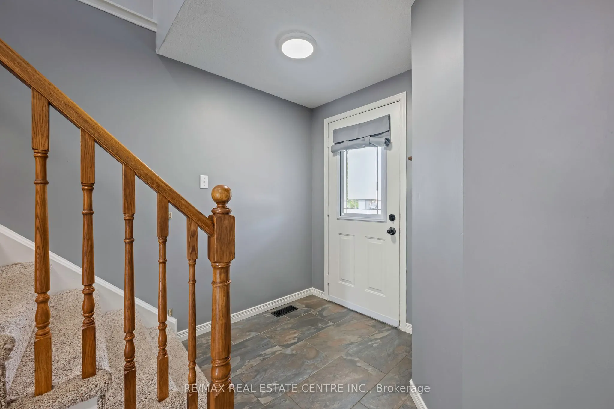 252 Tait Crescent