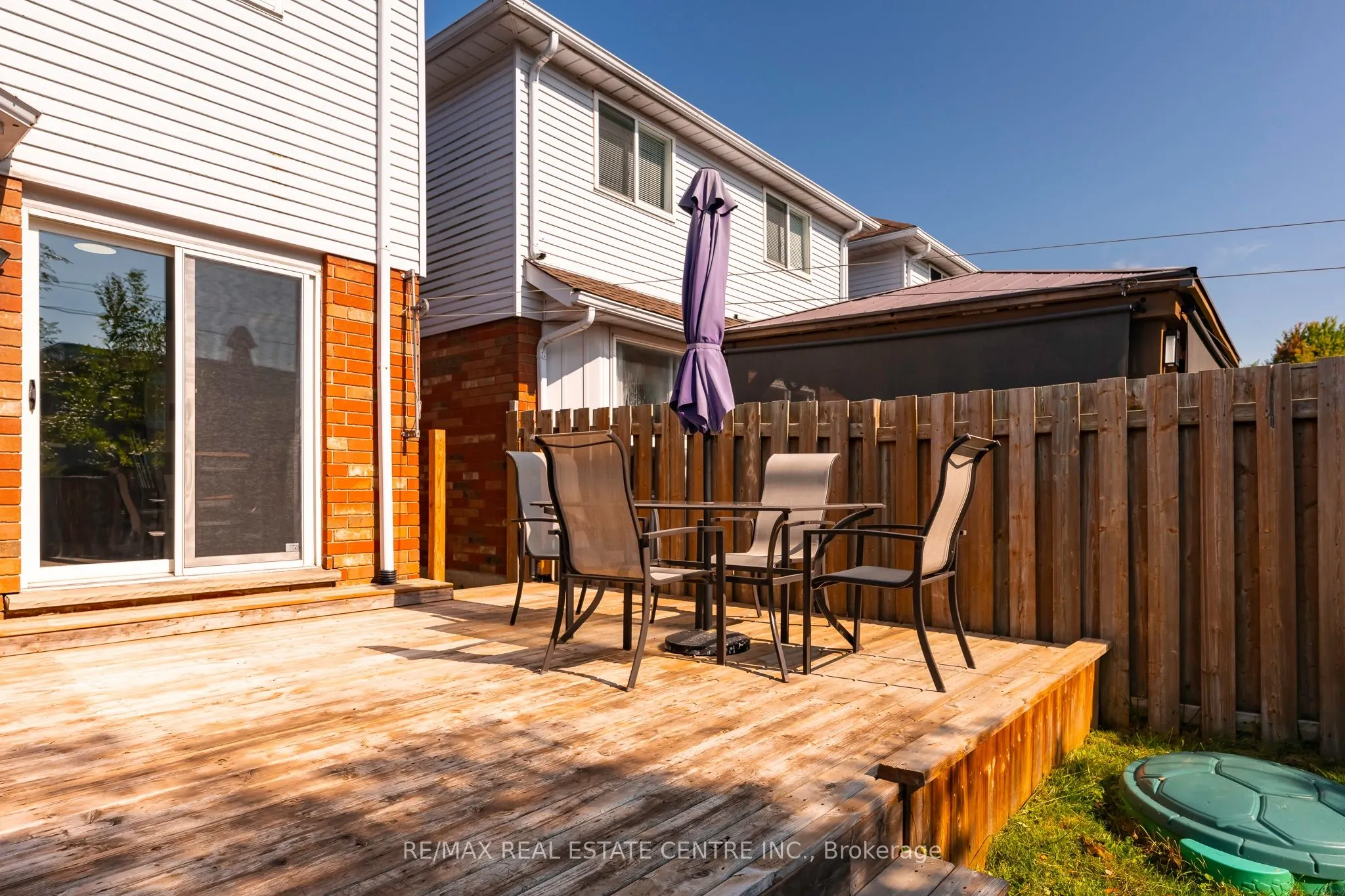252 Tait Crescent