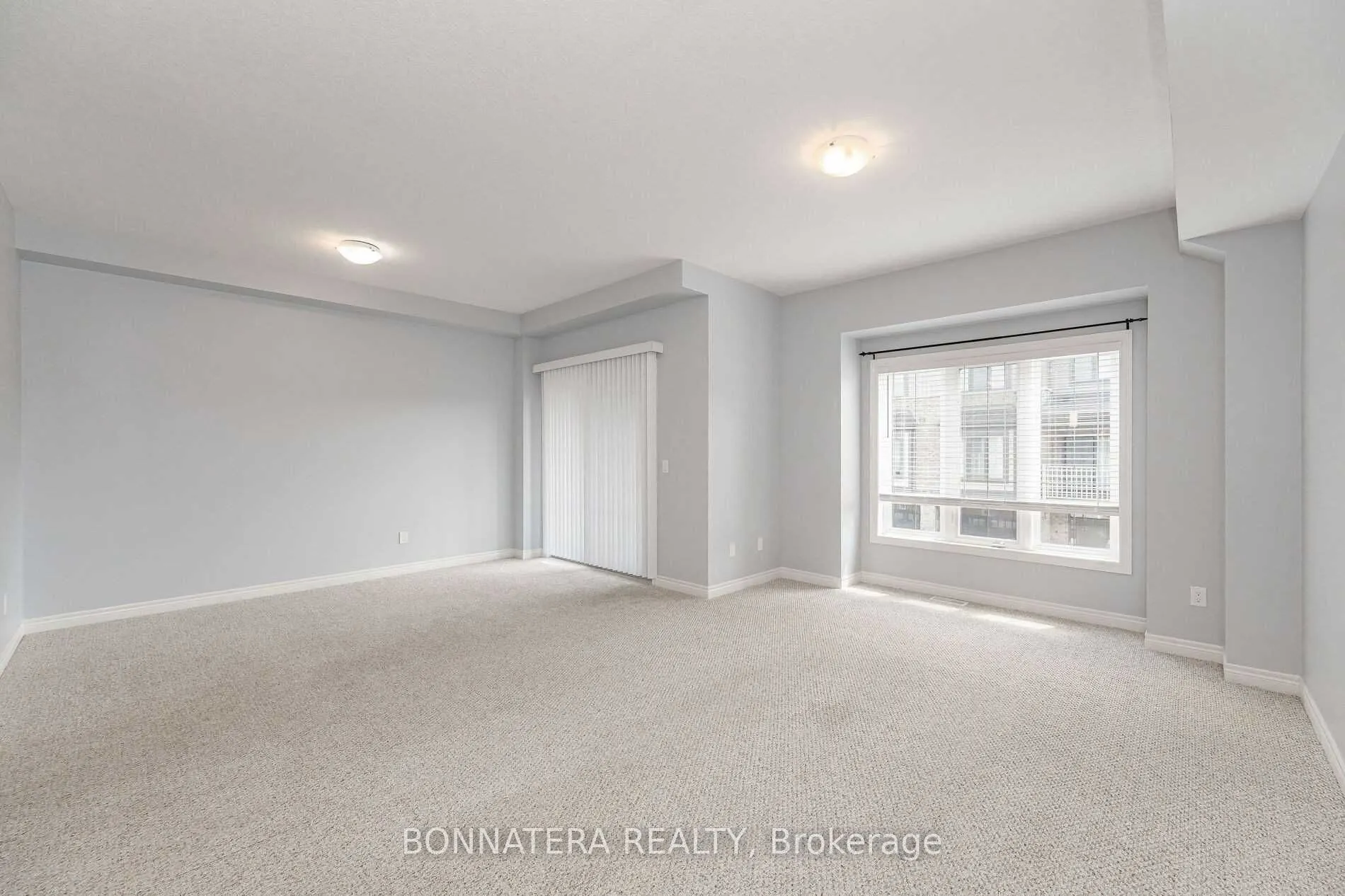 7 Lakefront Drive
