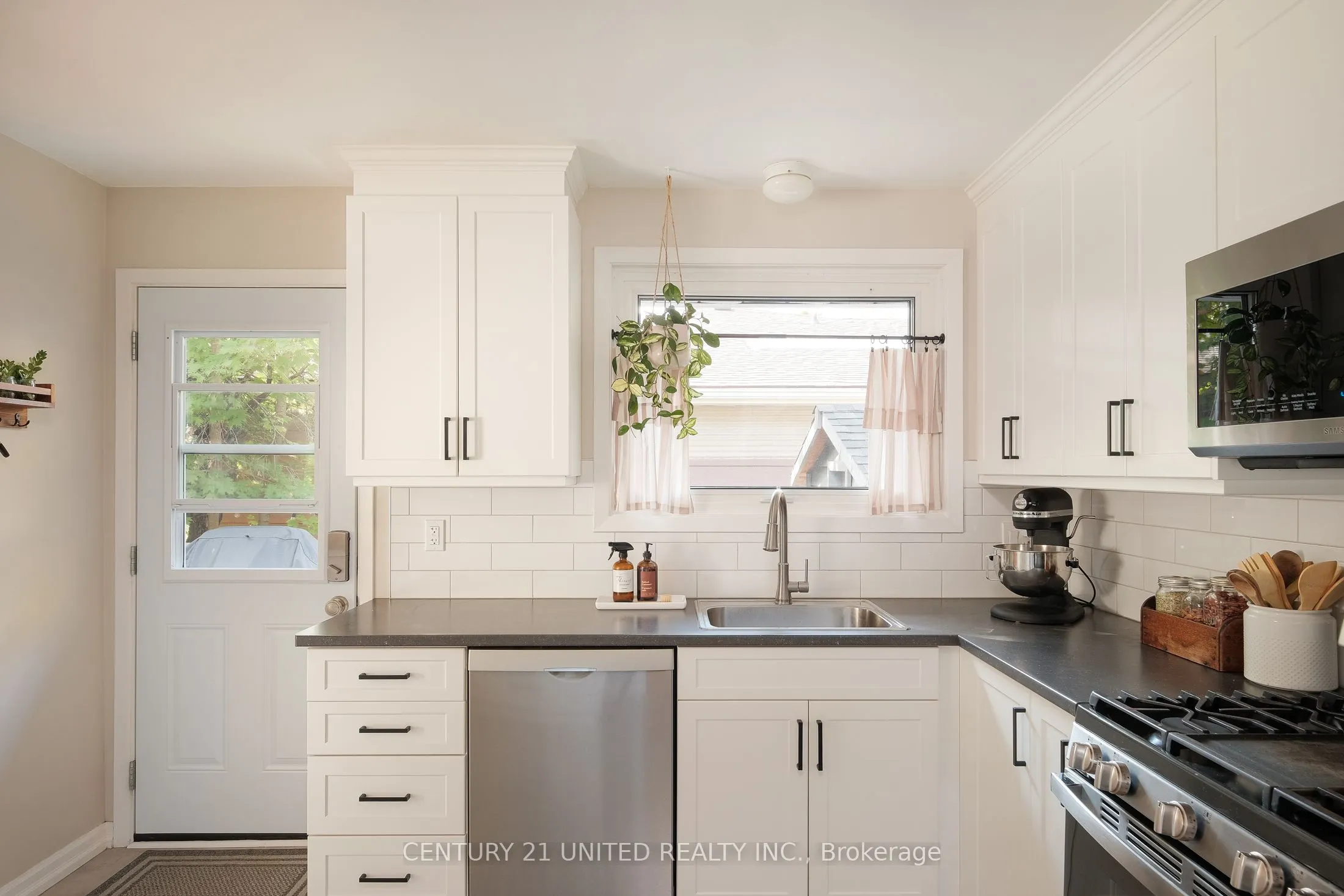 1321 Keewatin Boulevard