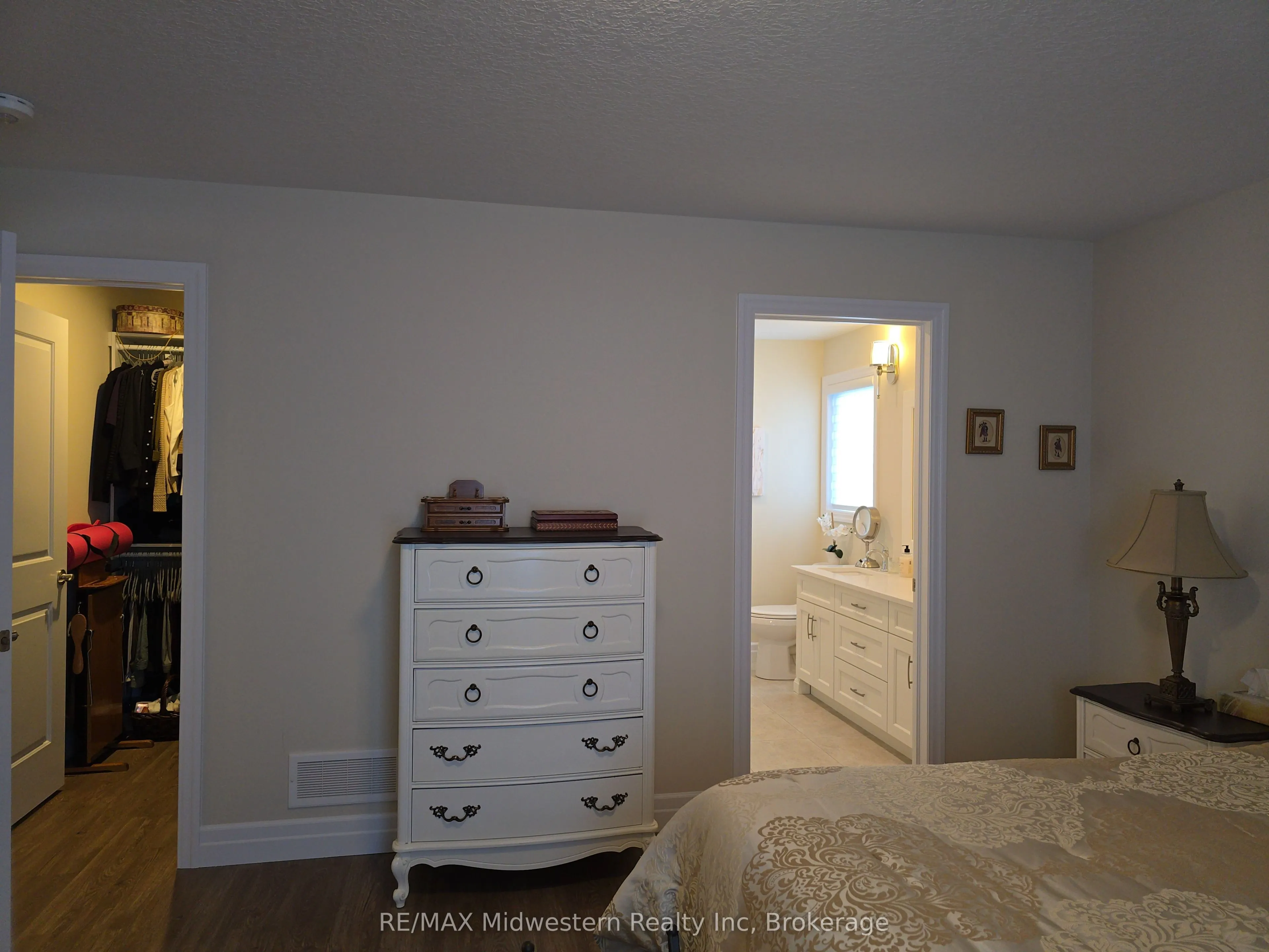 1095 Kincaid Street W