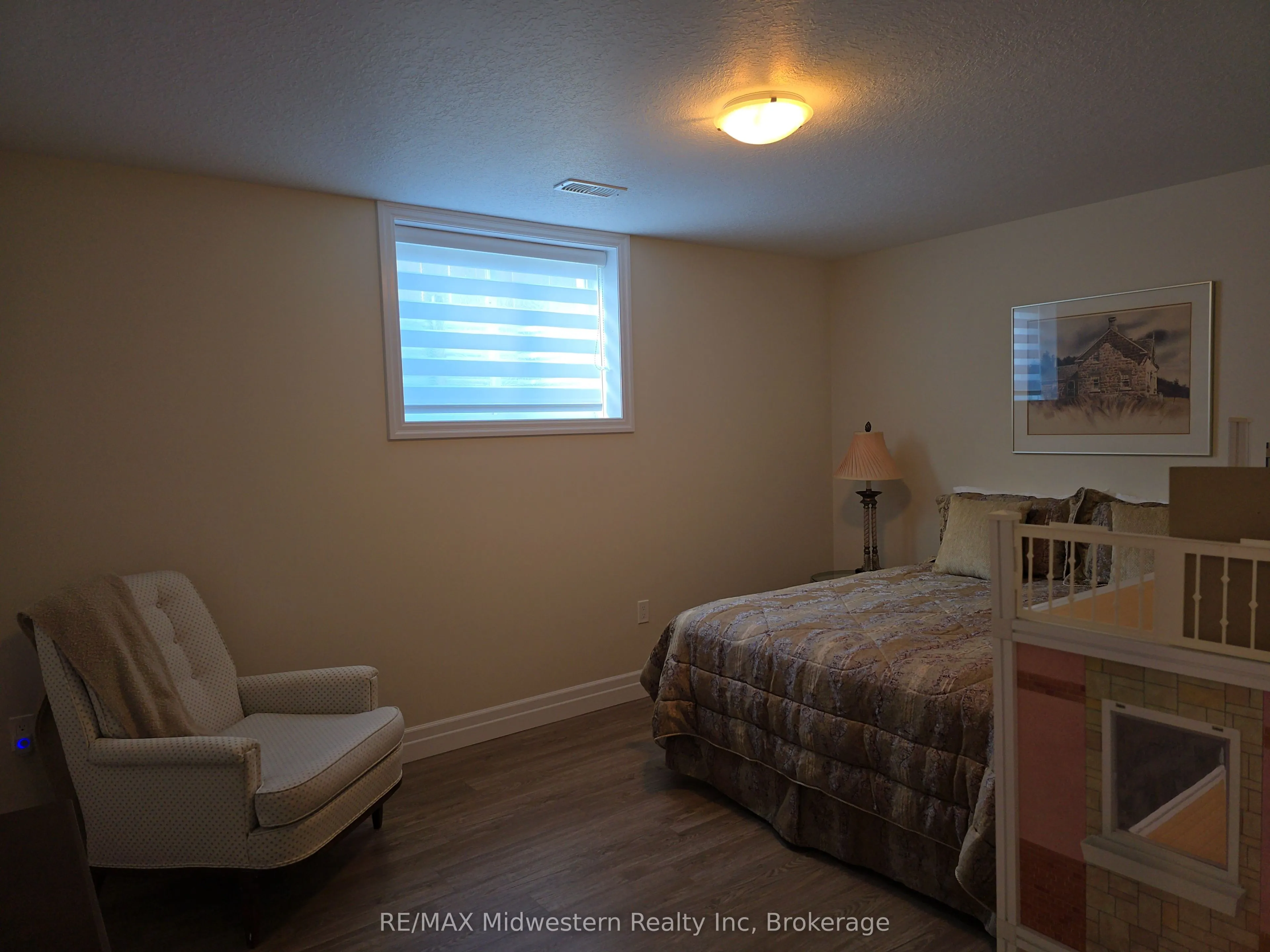 1095 Kincaid Street W