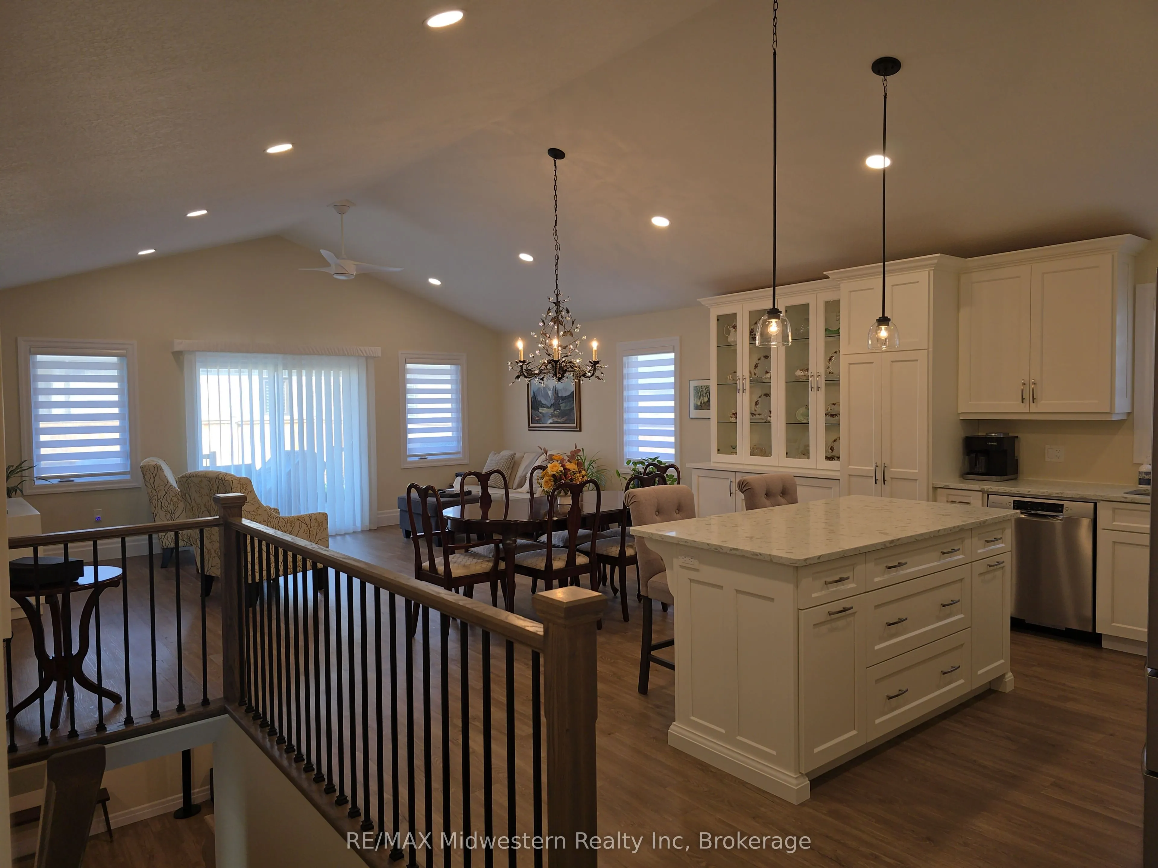 1095 Kincaid Street W