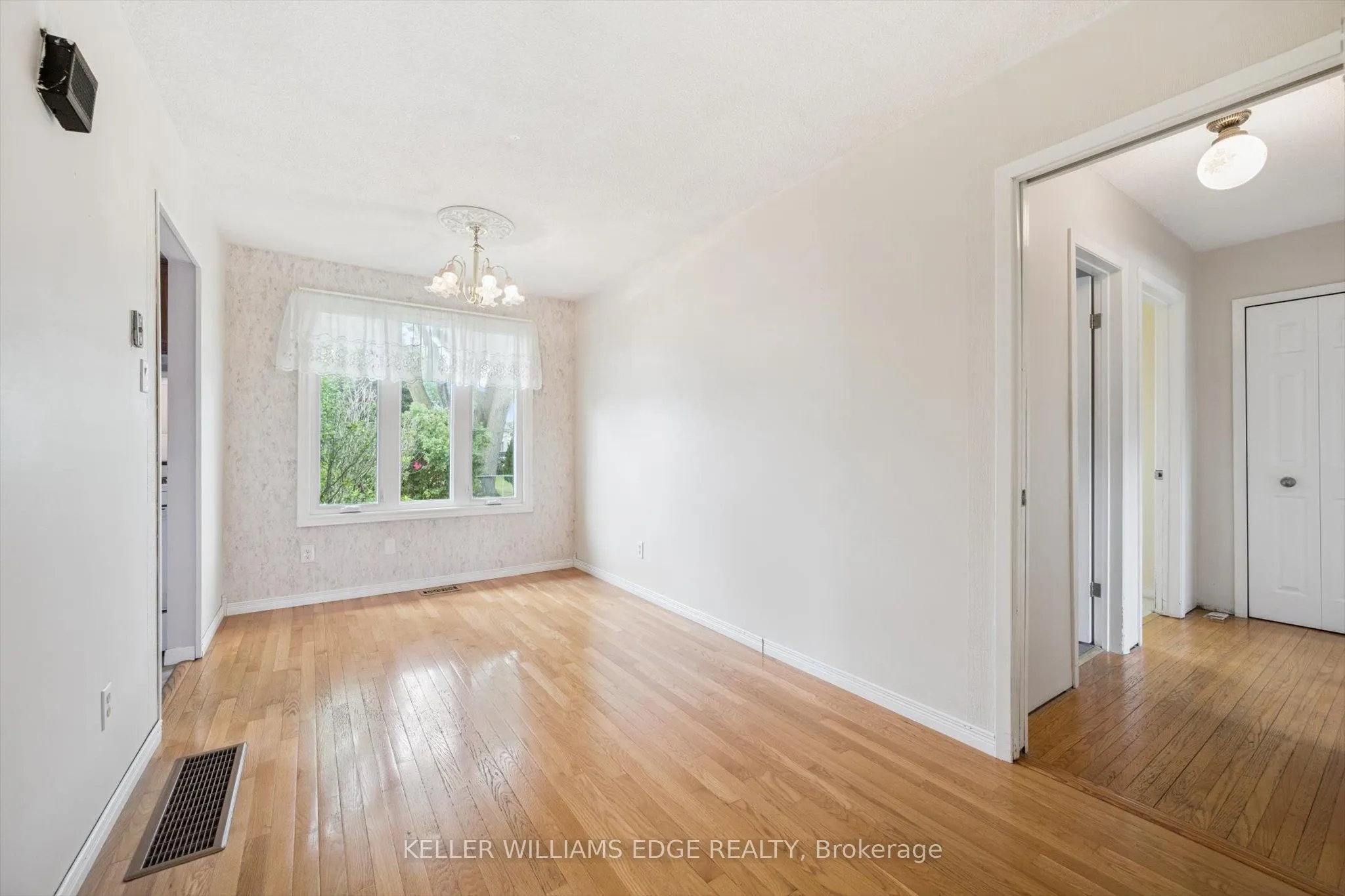 341 Redford Crescent