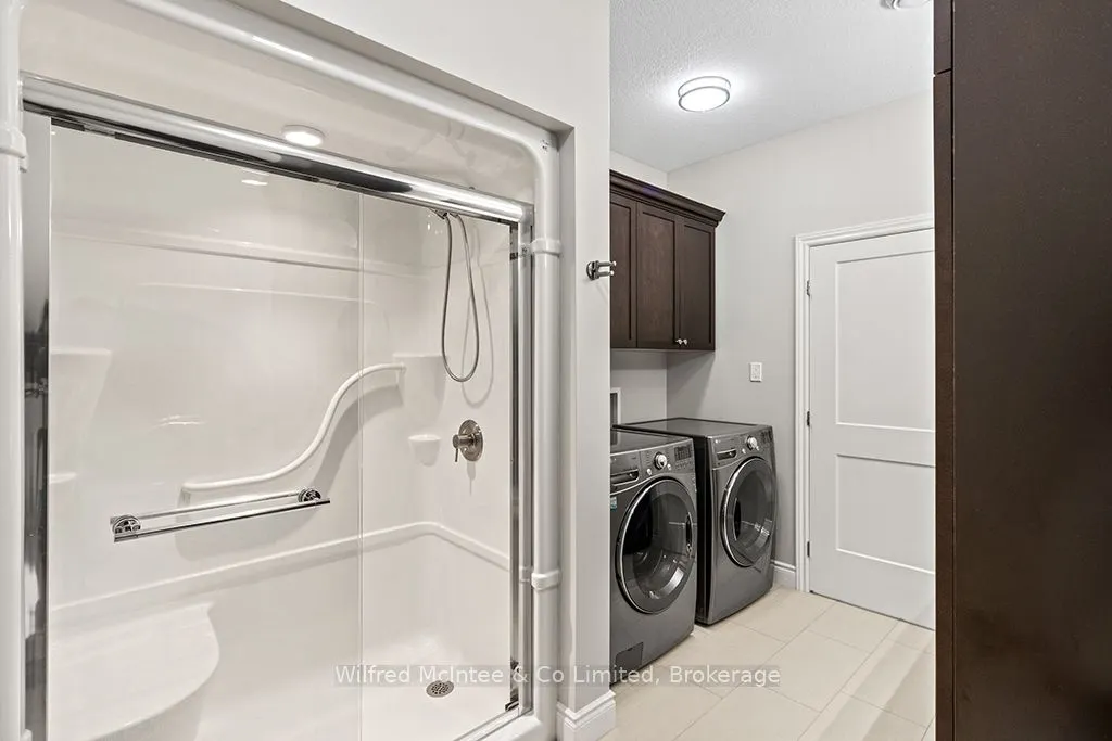 246 Grey Street S, #32