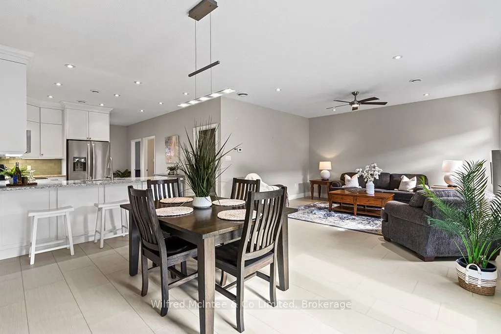 246 Grey Street S, #32