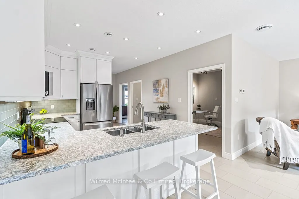 246 Grey Street S, #32