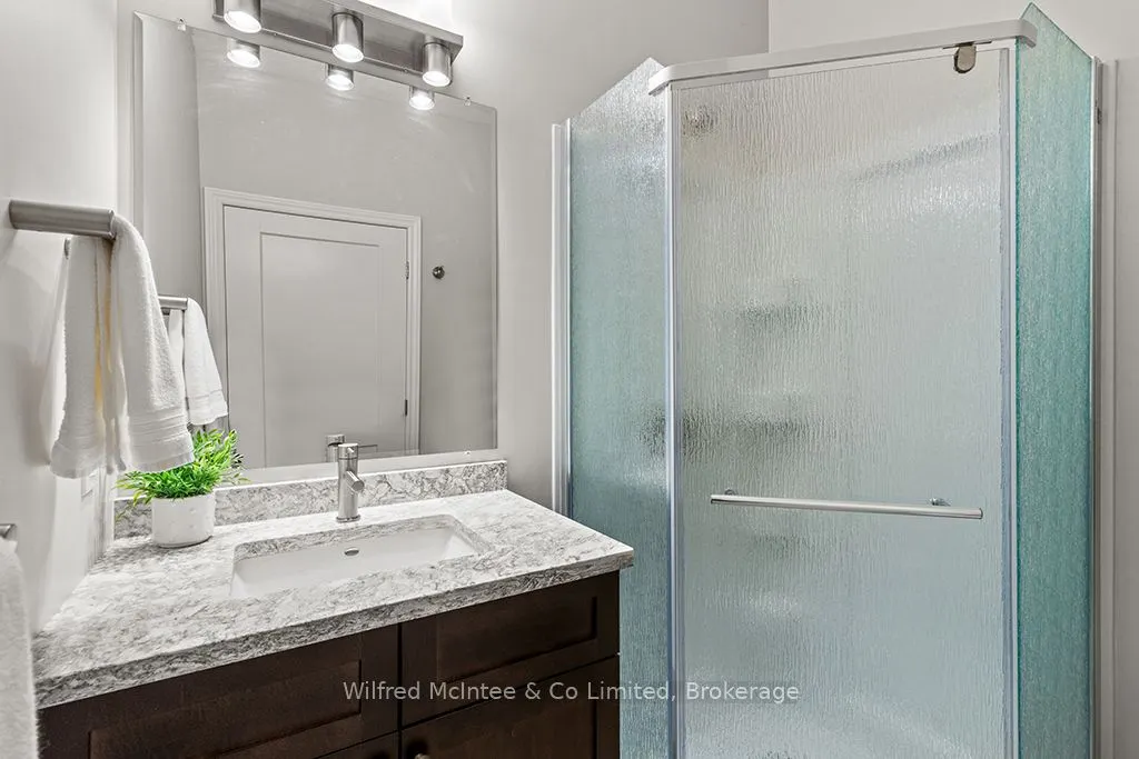 246 Grey Street S, #32