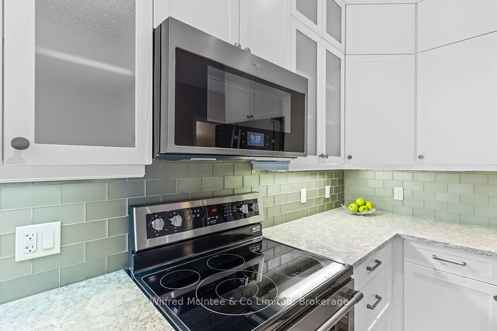 246 Grey Street S, #32