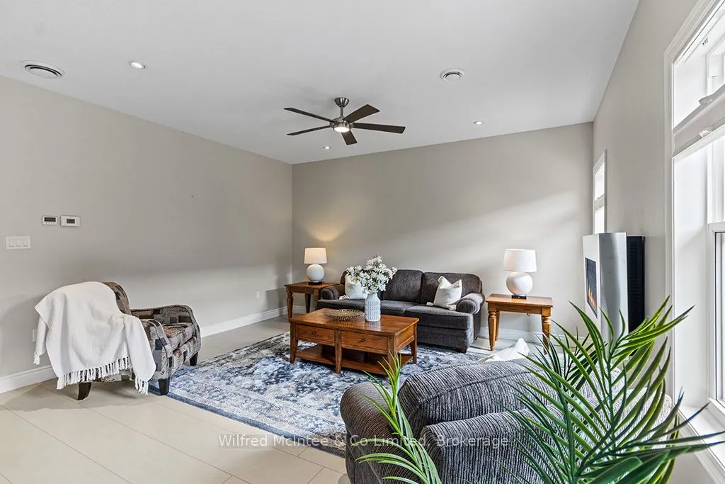 246 Grey Street S, #32