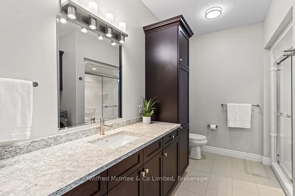 246 Grey Street S, #32