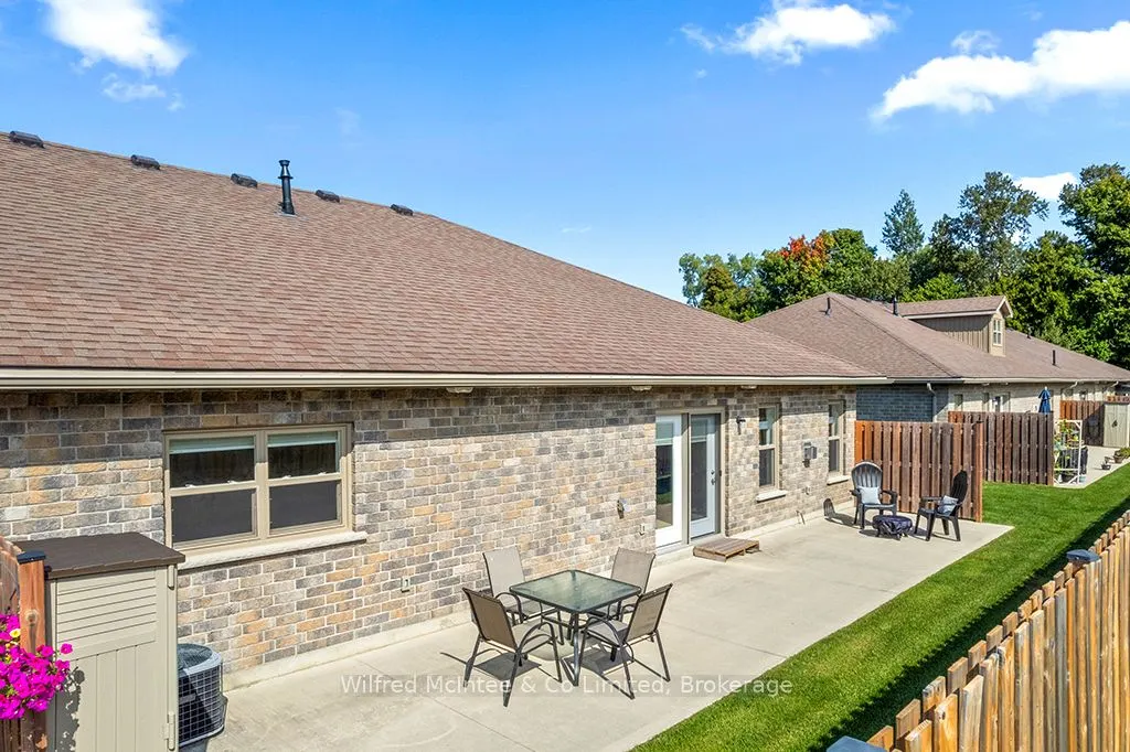 246 Grey Street S, #32
